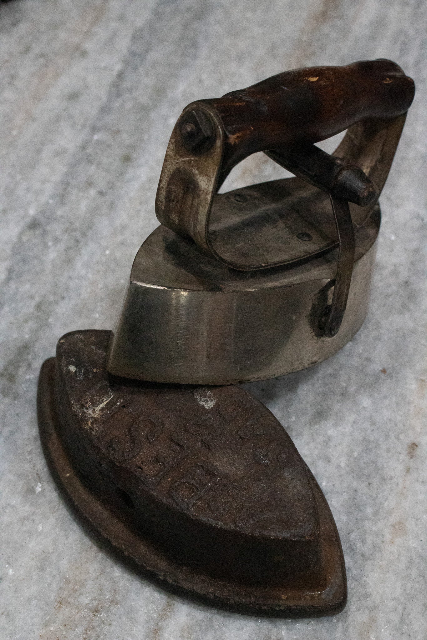 Wood Handle Cast Iron with Removable Hot Plate