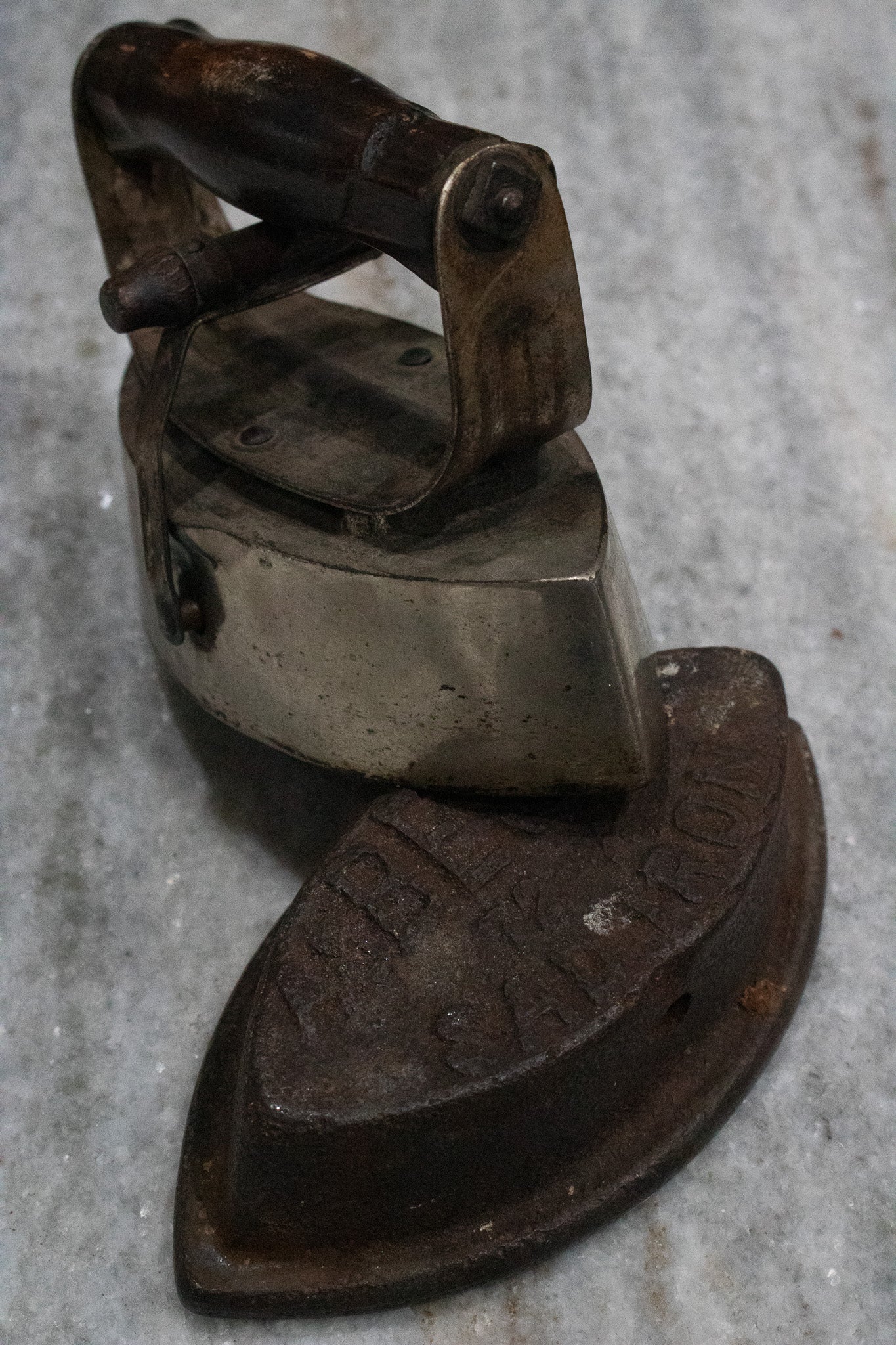 Wood Handle Cast Iron with Removable Hot Plate