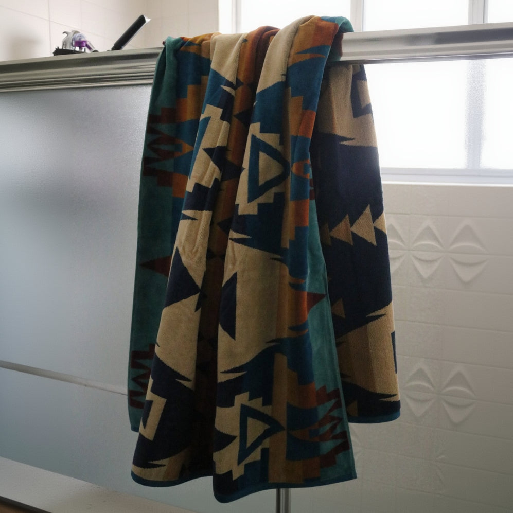 Pendleton Siskiyou Oversized Jacquard Spa Towel Tan & Blue Multi