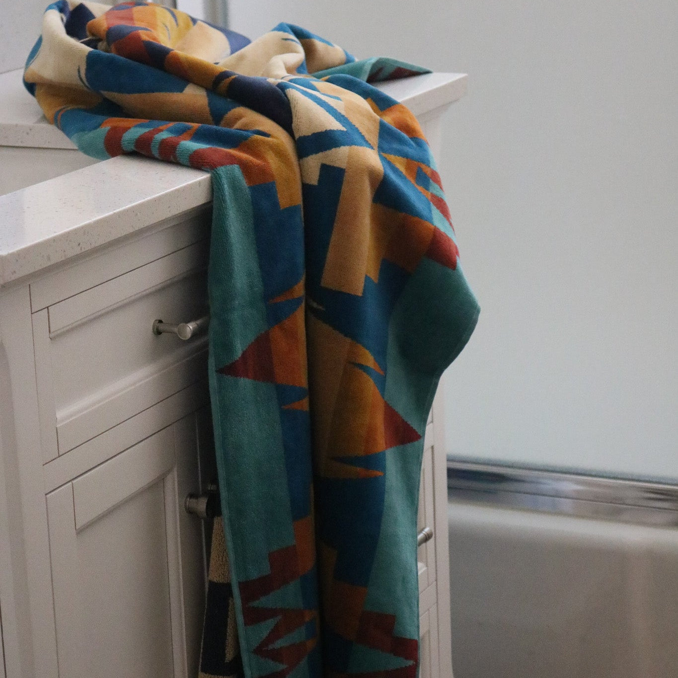 Pendleton Siskiyou Oversized Jacquard Spa Towel Tan & Blue Multi