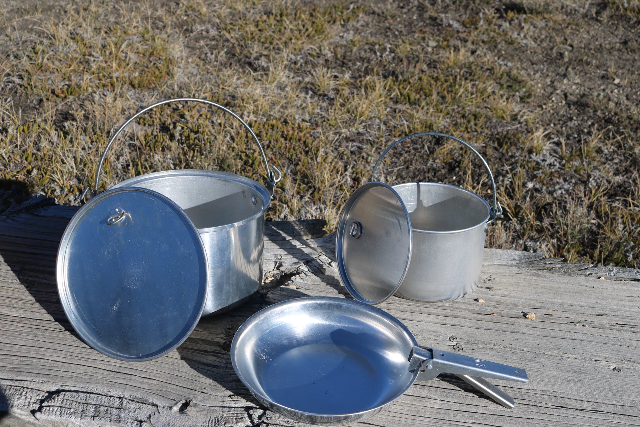Vintage Mirro Voyager Compact Camp Set