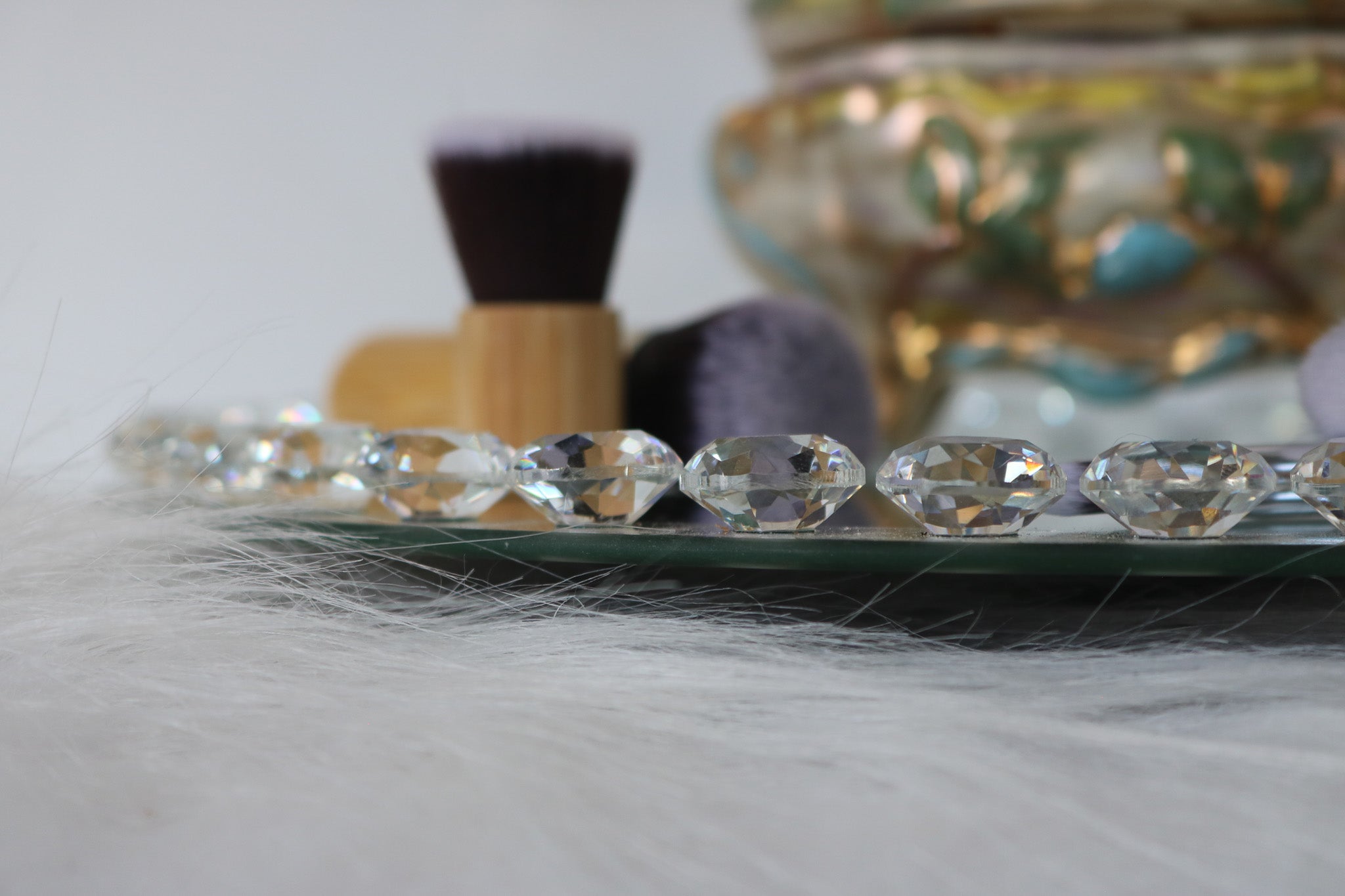 Elegant Lazy Susan with Mirrored Surface with Crystal Diamond Border