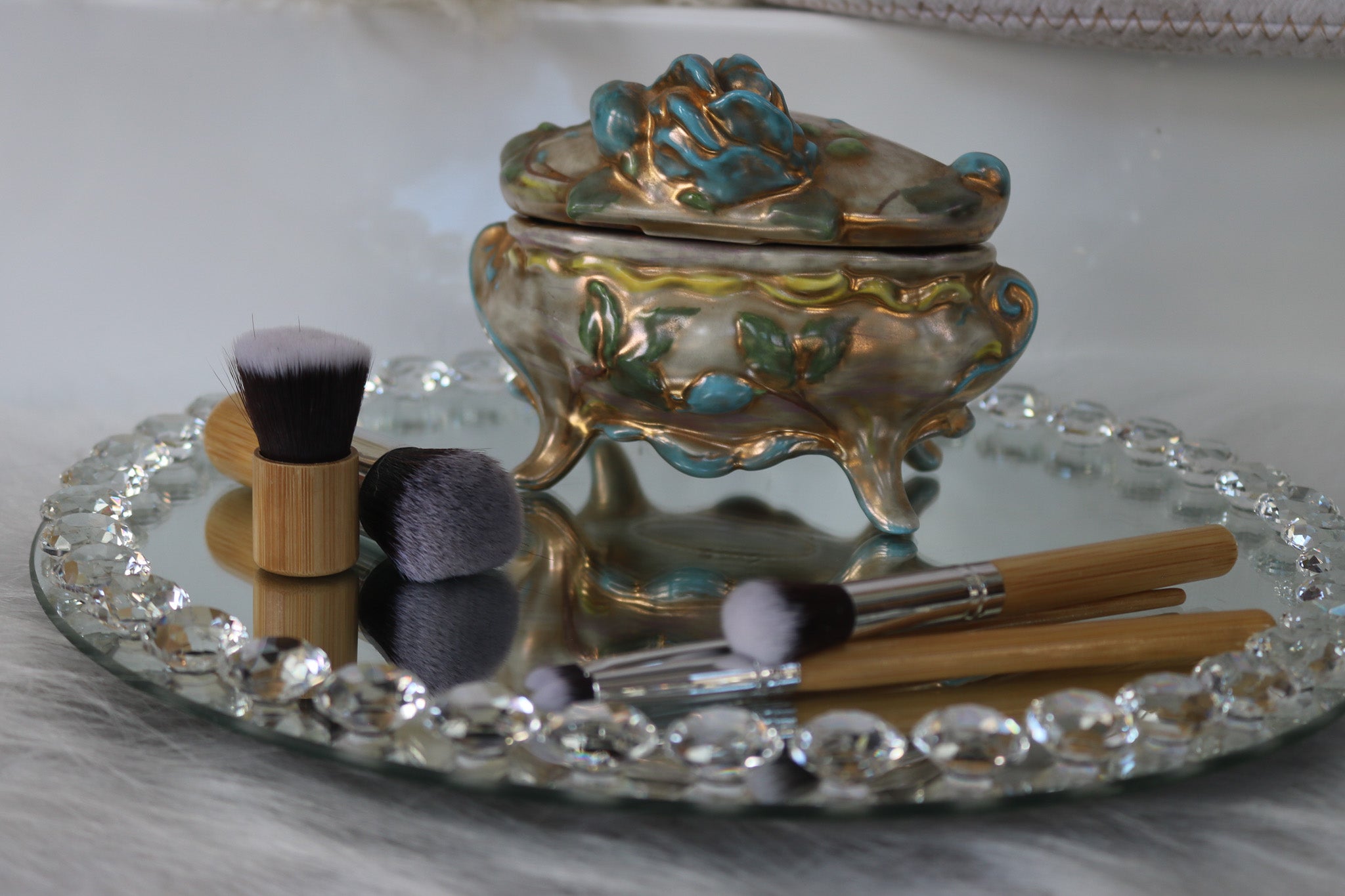 Elegant Lazy Susan with Mirrored Surface with Crystal Diamond Border