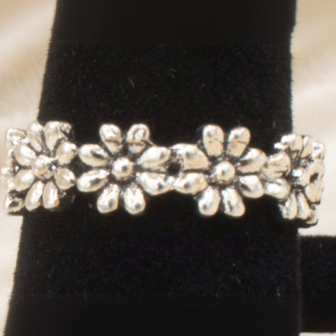 Silver Tone Daisy Ring Size 6.5