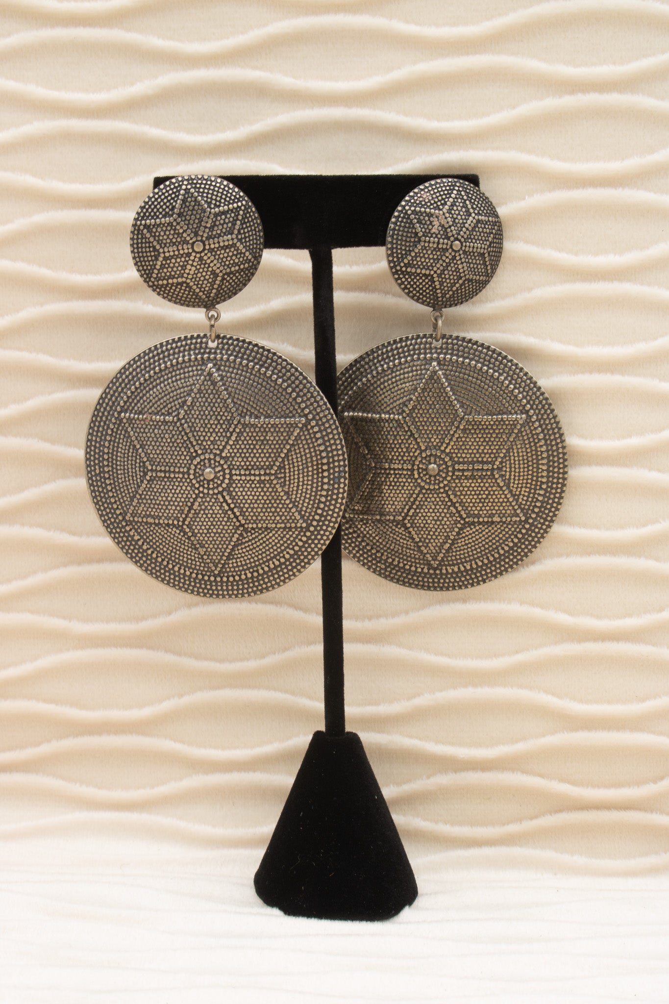 Western Style Silver 2-Tiered Circle Stamped Star Pattern Stud Earrings
