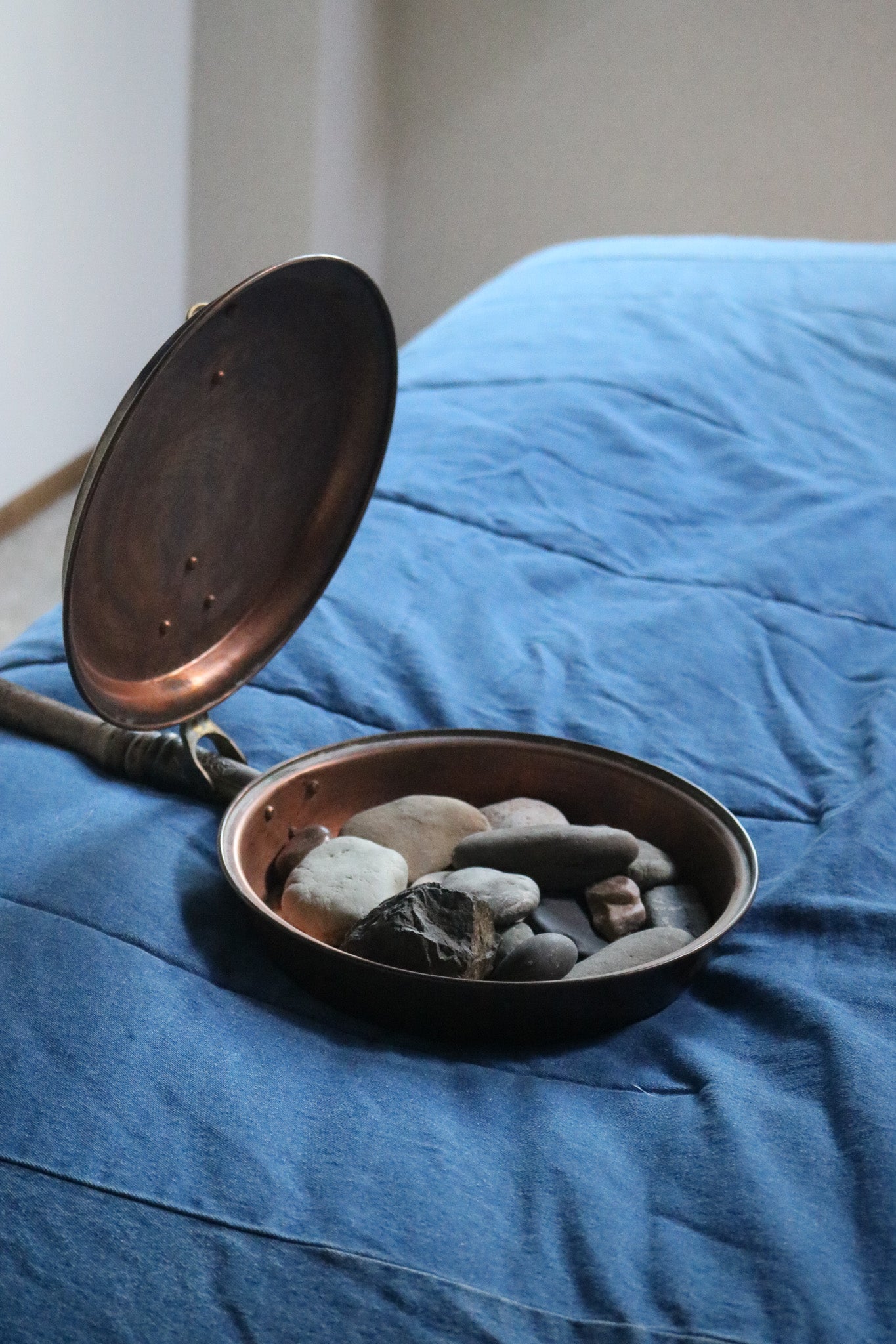 Antique Copper Bed Warmer with Wooden Handle