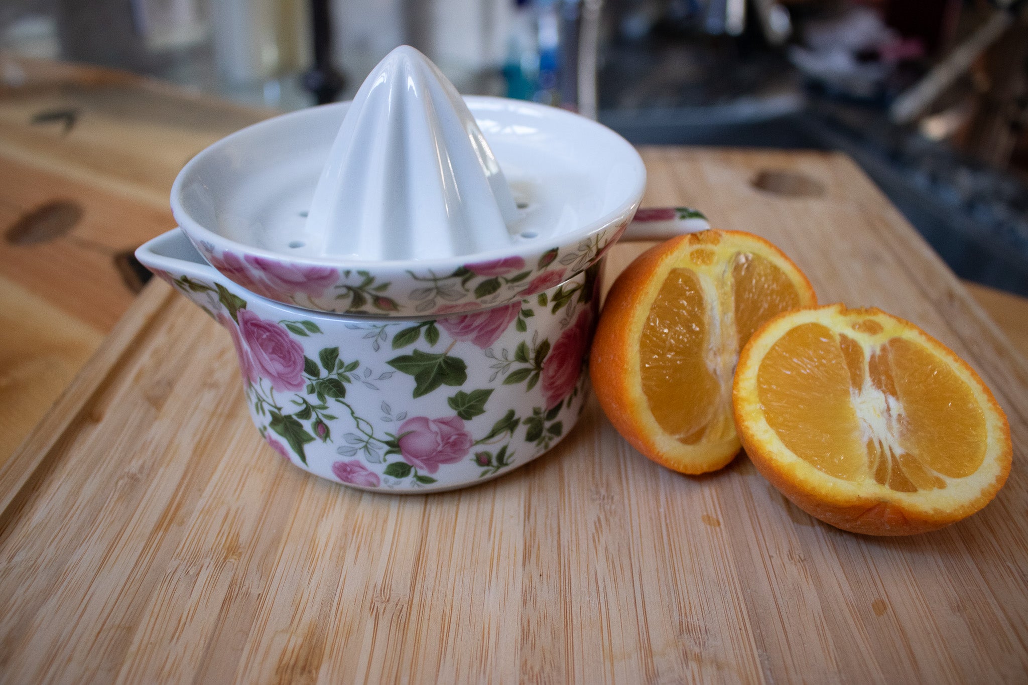 Victorian Trading Co. 2 Piece Collection Ceramic Lemon Lime Juicer with Original Storage Box