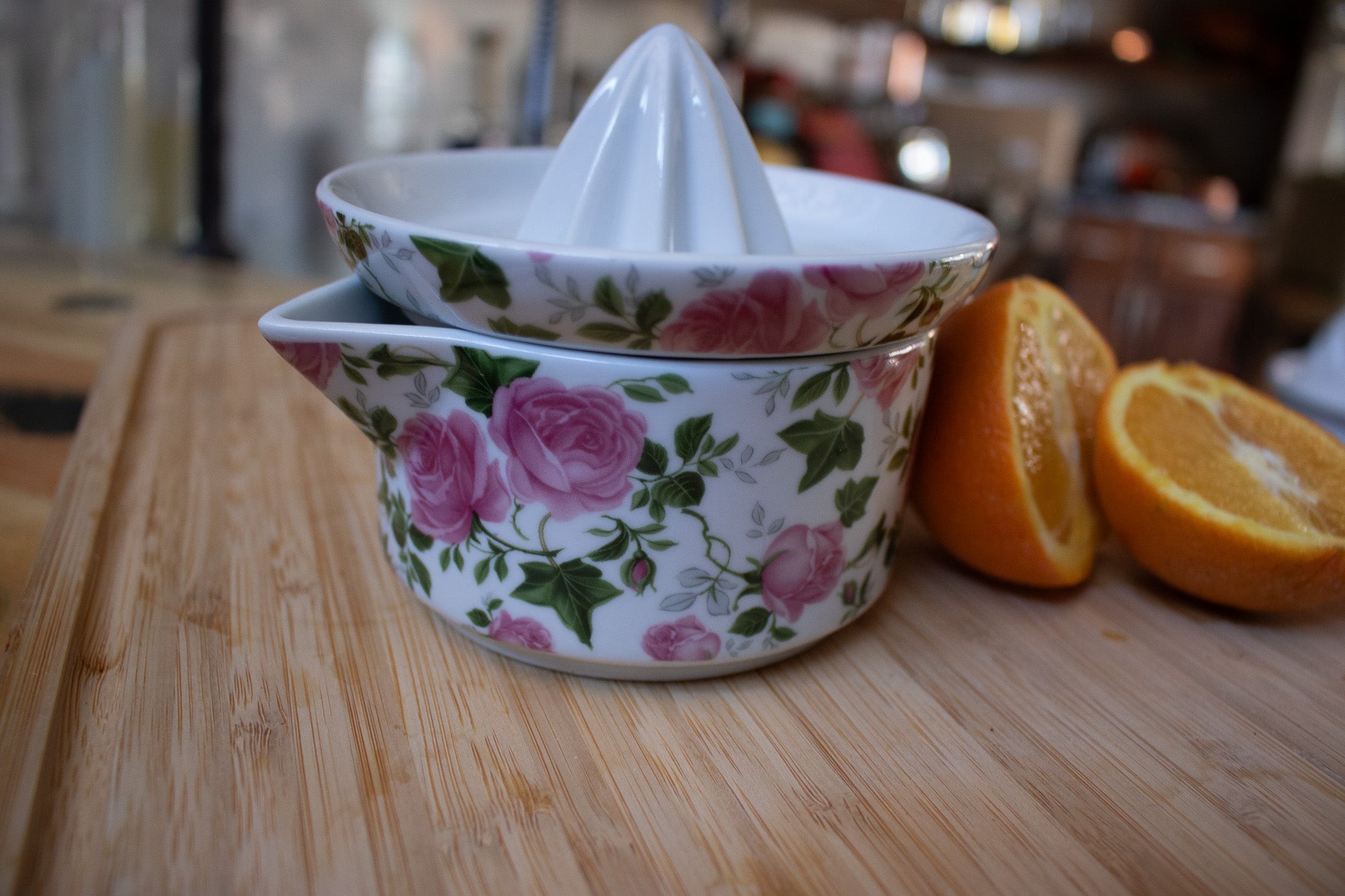 Victorian Trading Co. 2 Piece Collection Ceramic Lemon Lime Juicer with Original Storage Box