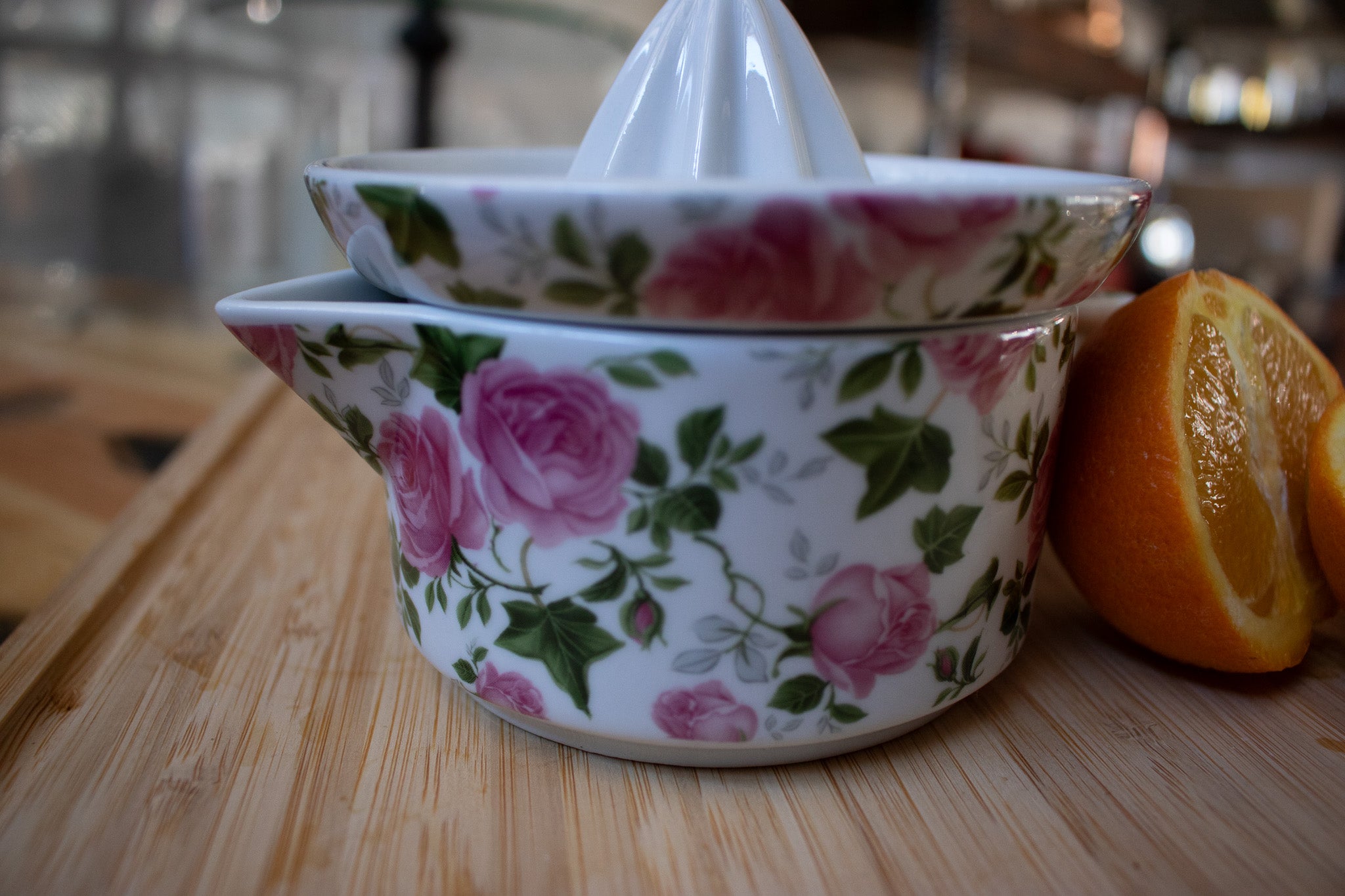 Victorian Trading Co. 2 Piece Collection Ceramic Lemon Lime Juicer with Original Storage Box