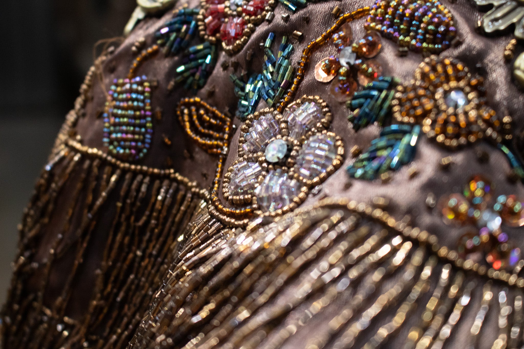 Vintage Silk Beaded Evening Clutch with Detachable Bronze Shoulder Chain Strap