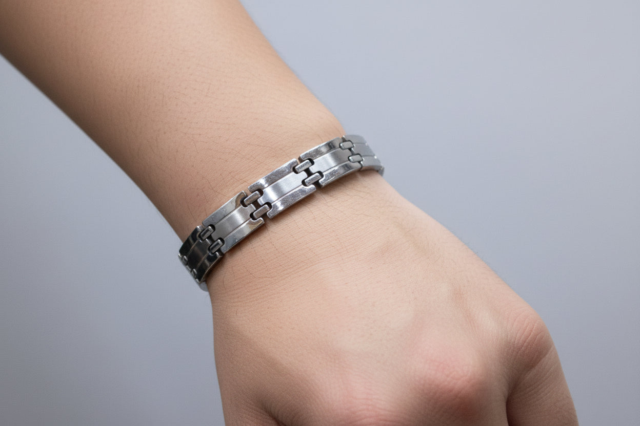 Men's Stainless-Steel Silver Colored Curved Link Bracelet- 10"