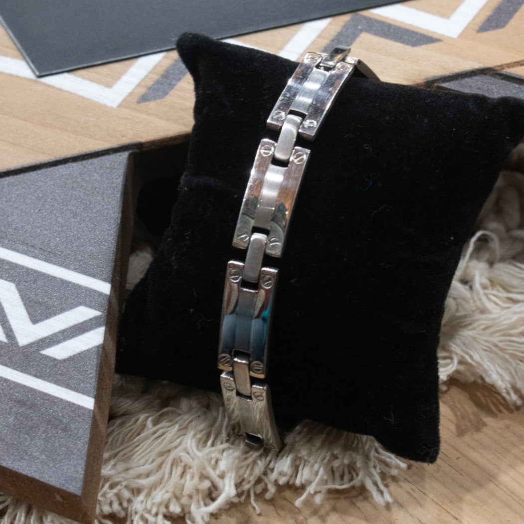 Men's Stainless Steel Curved Chain Link Bracelet 9" Around
