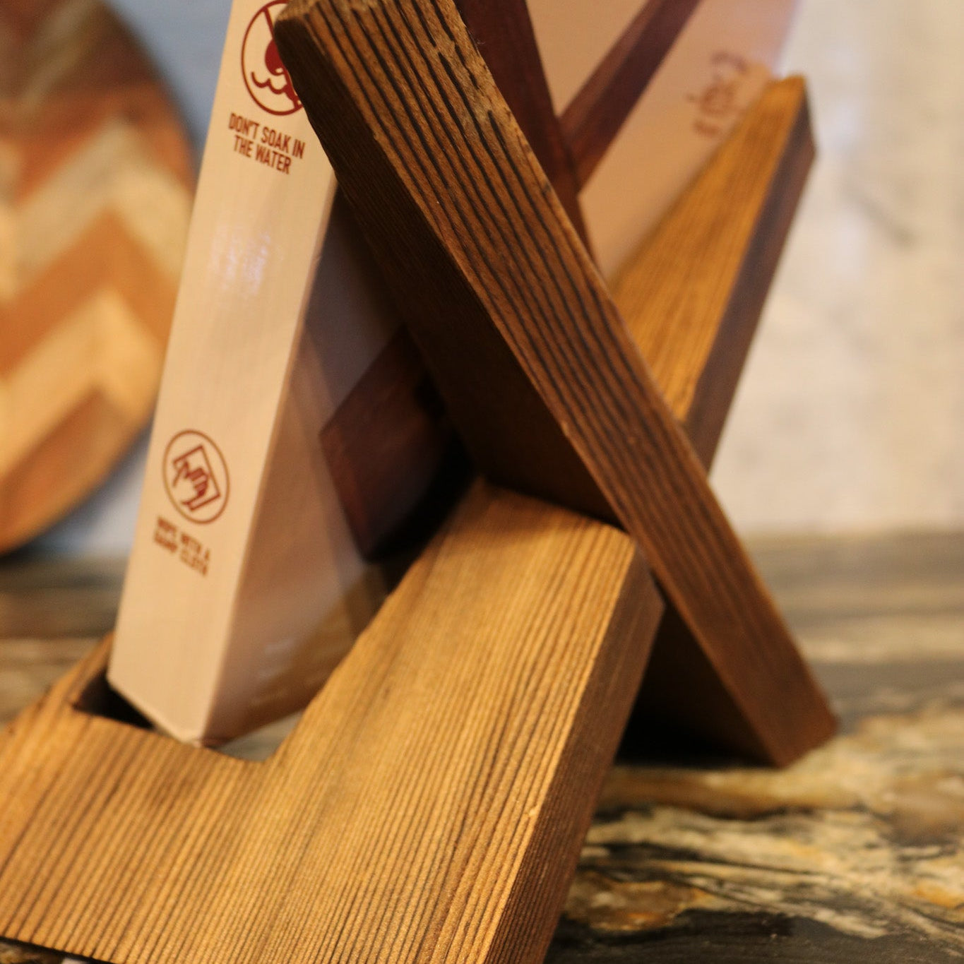 Puersi Rustic Cookbook Holder Stand
