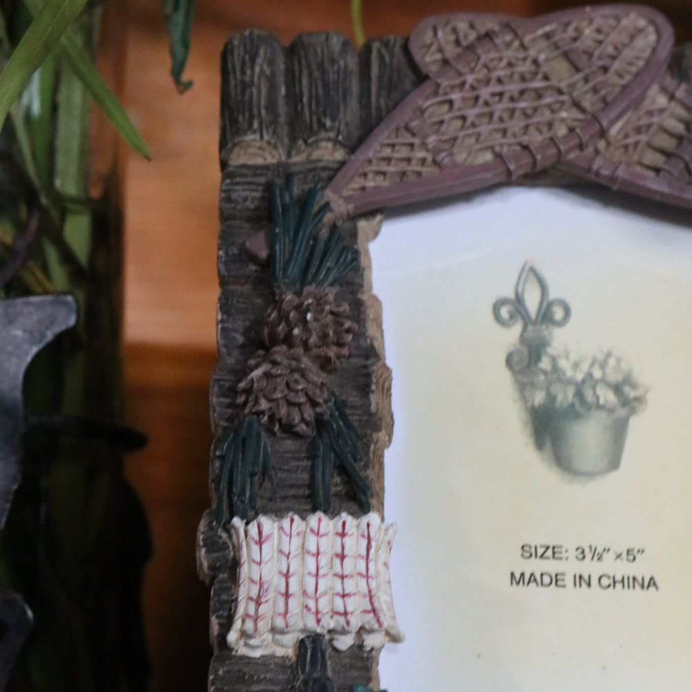 Mini Cabin 3D Design 3 1/2" x 5 1/2" Picture Frame