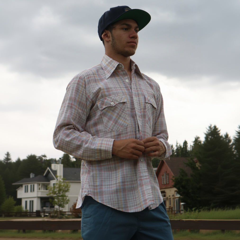 Levi's Long Sleeve Flannel – Size Large.