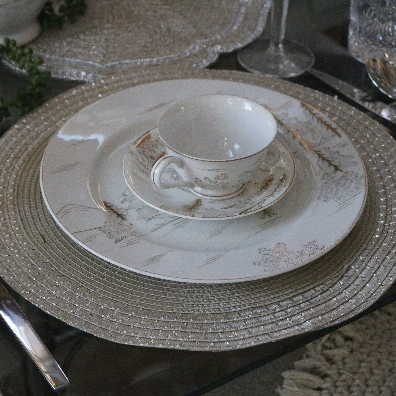 Set of 6 Elegant Silver-Gray Round Placemats