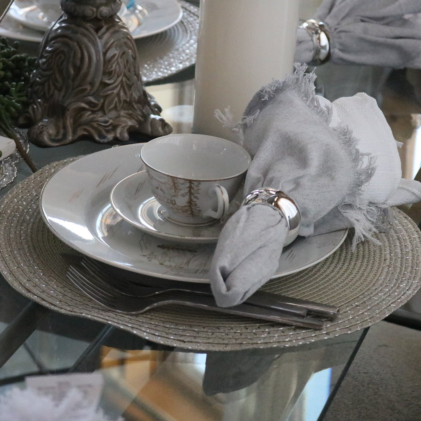 Set of 6 Elegant Silver-Gray Round Placemats