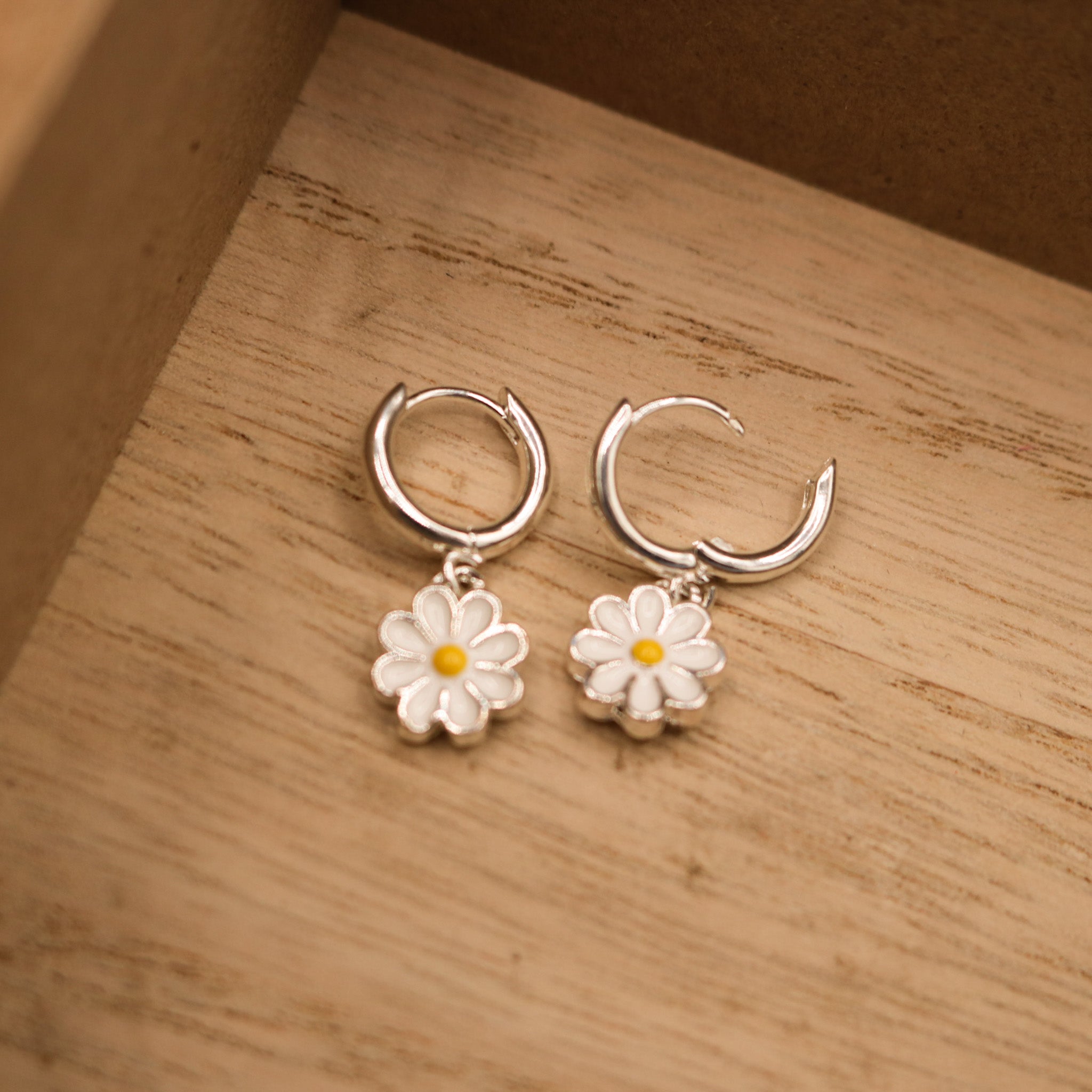 Elegant Women's White Daisy Hoop Earrings