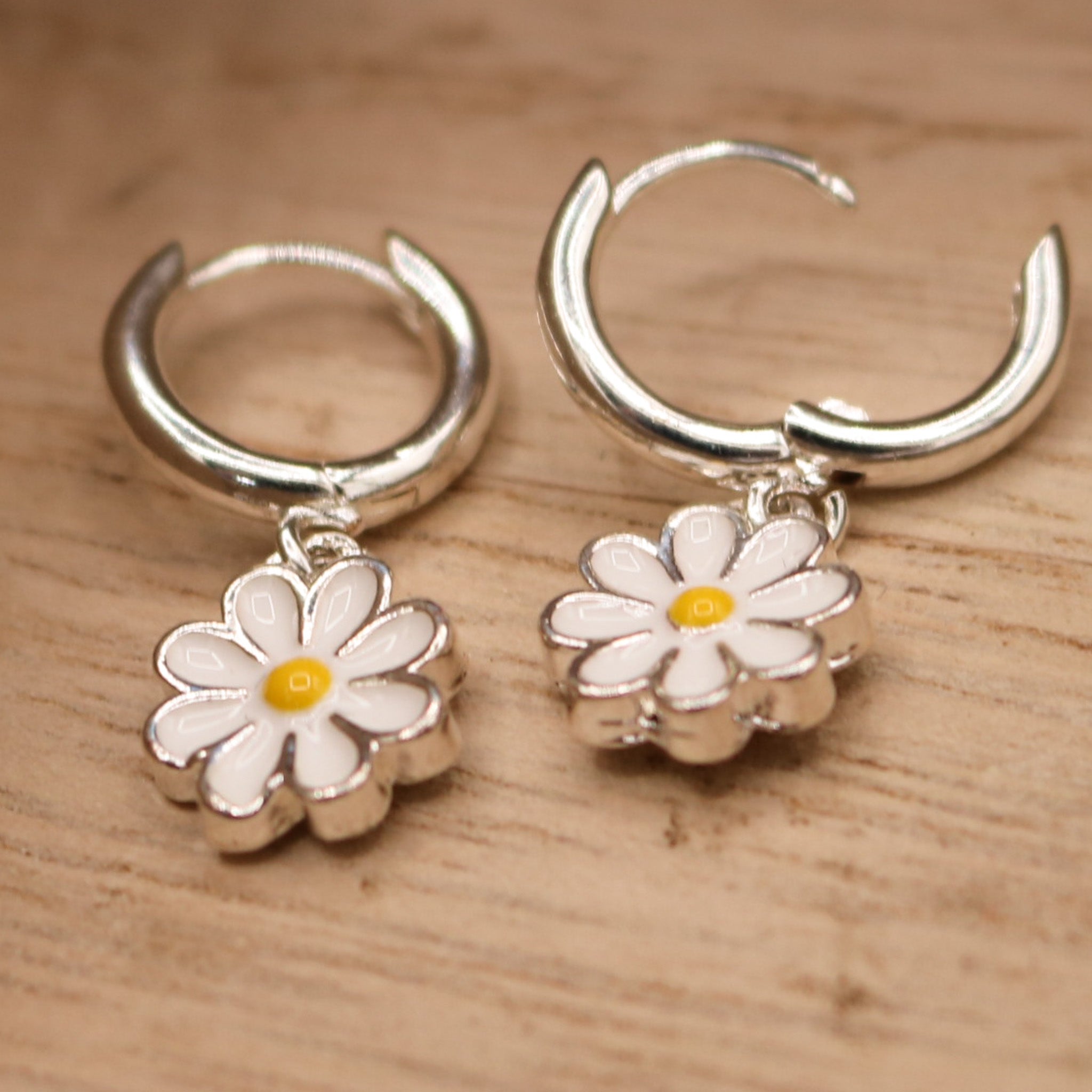 Elegant Women's White Daisy Hoop Earrings