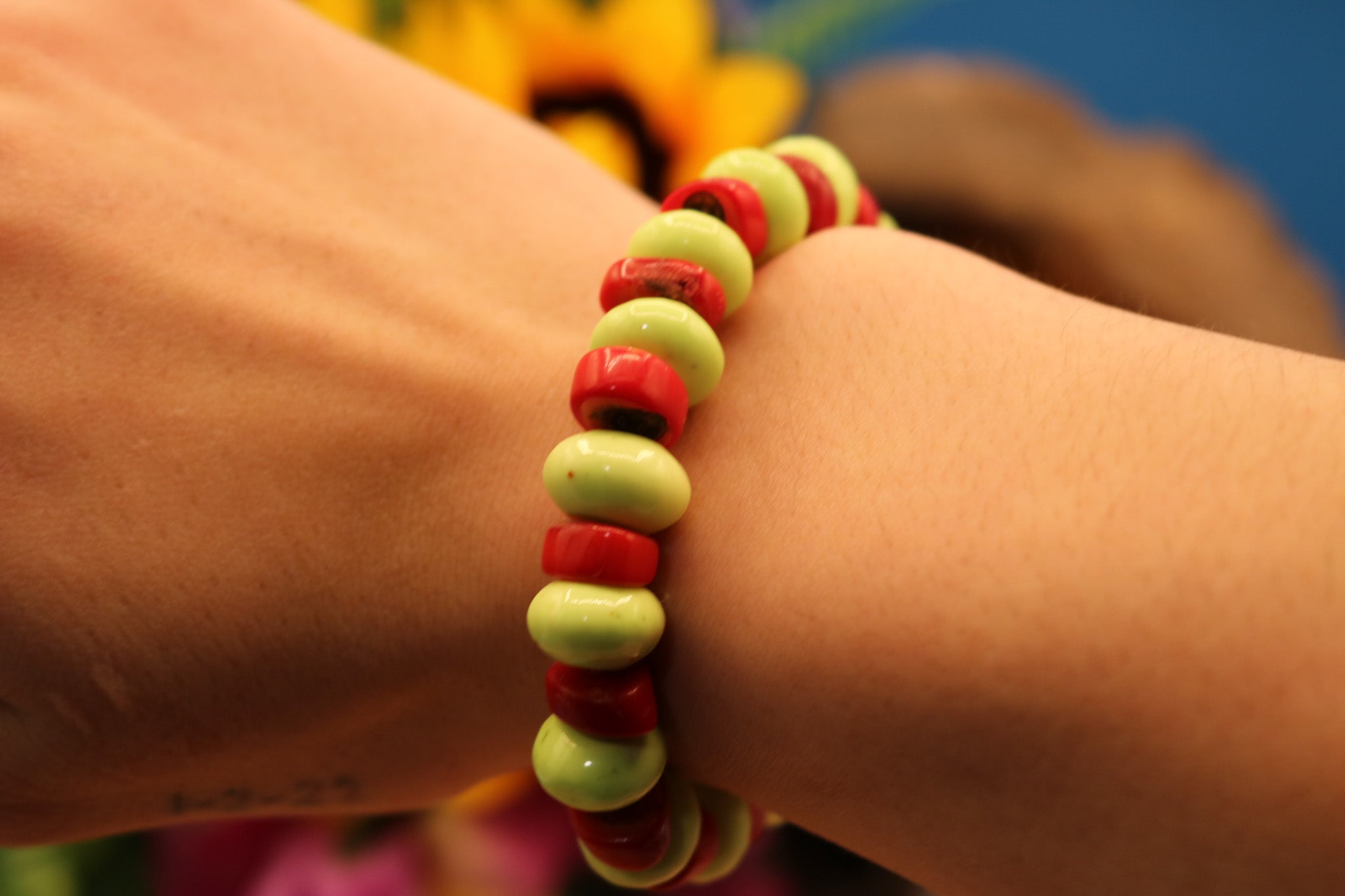 Exquisite Red Coral and Green Glass Bead Elastic Bracelet