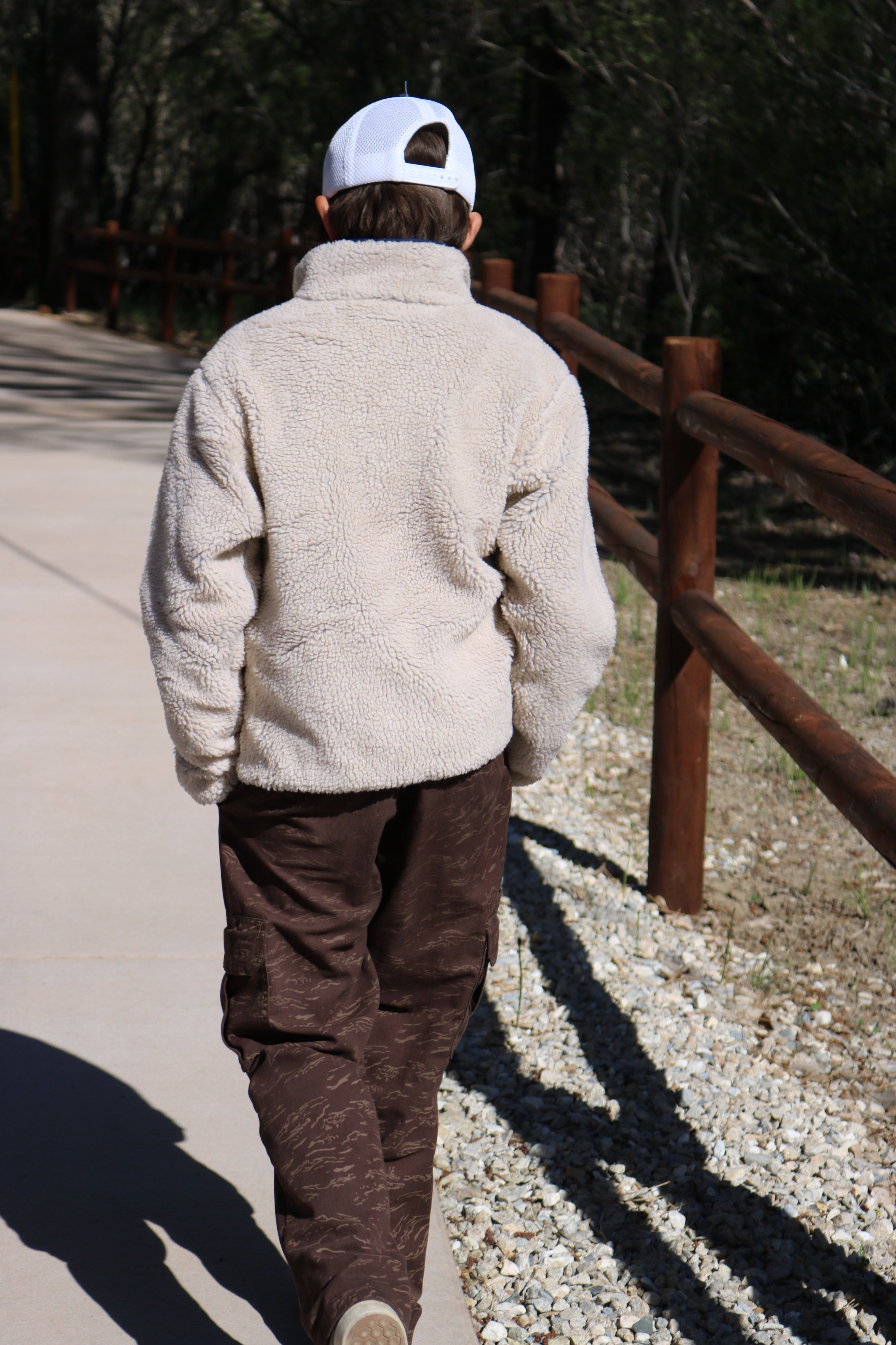 Early Winters Full-Zip Fleece Sweater – Off-White with Navy Blue Details