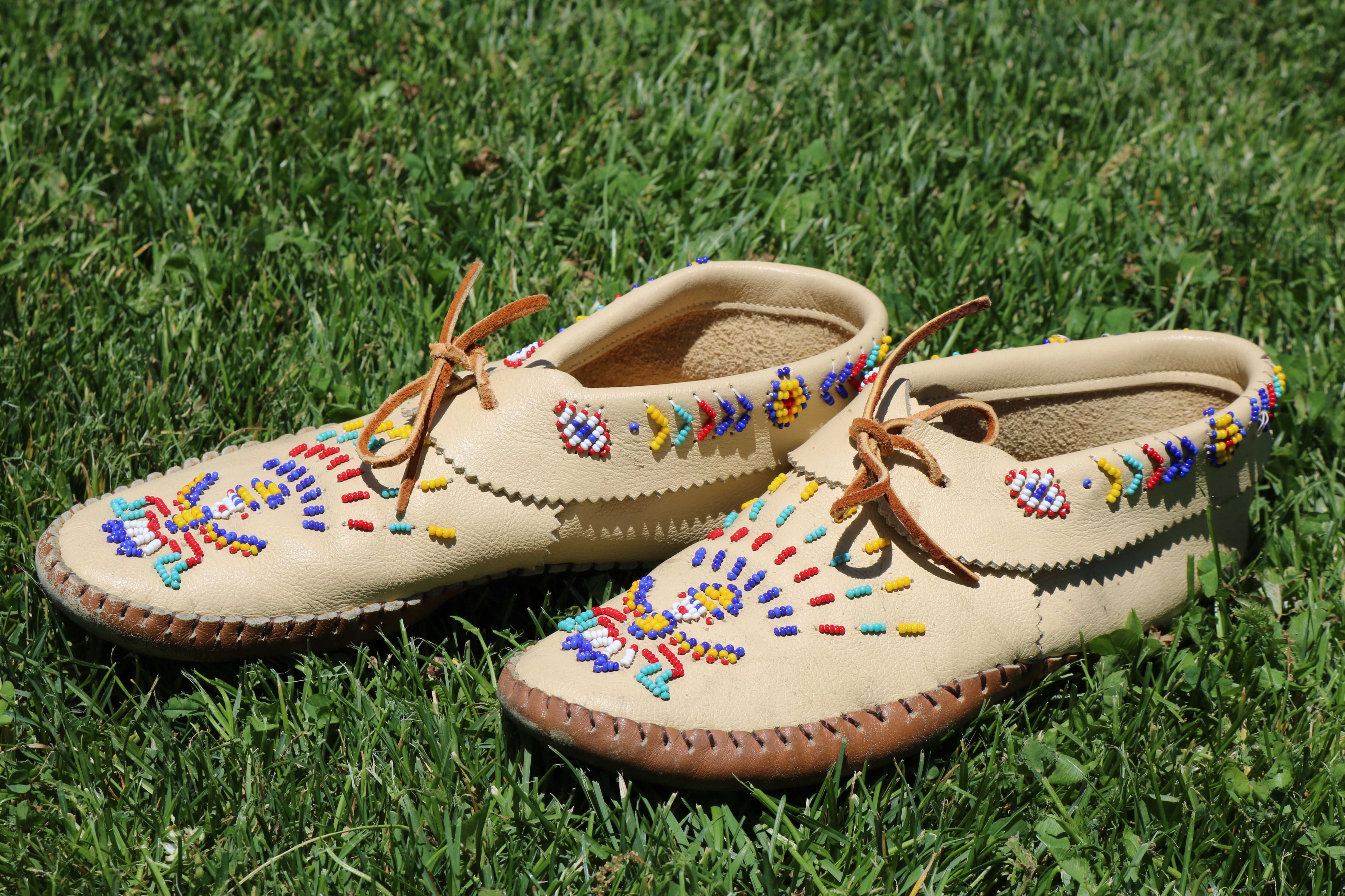 Handmade Taos Beaded Moccasins – Tan Leather Slip-On Shoes Rainbow Beading Women’s Size 9–9.5