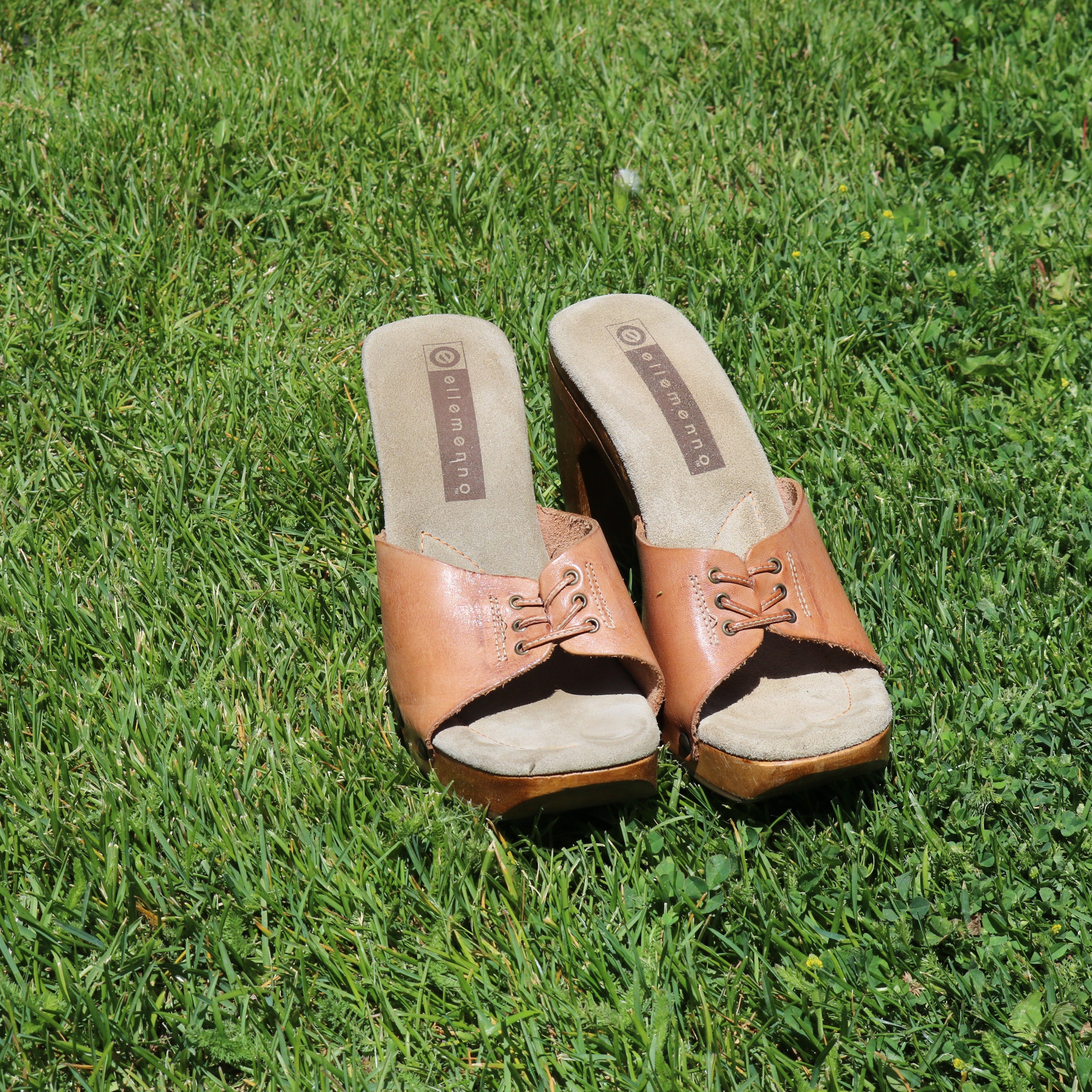 Ellemenno Tan Leather Wooden Heel Sandals – Women’s Size 8 Boho Clog Style Slip-On Heels