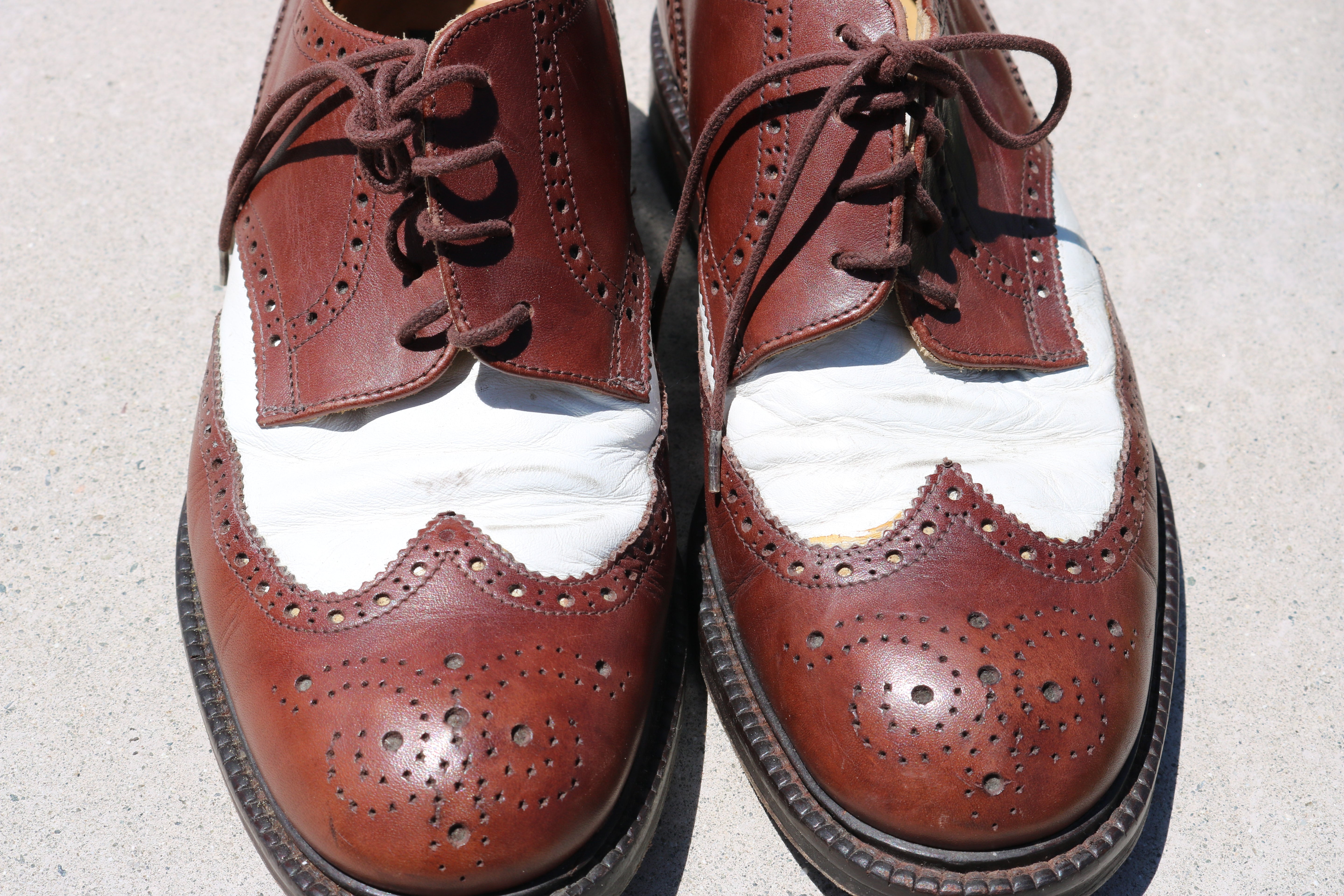 Soho New York brown white wingtip dress shoes made in Italy leather sole Vibram heel mens size 9.5