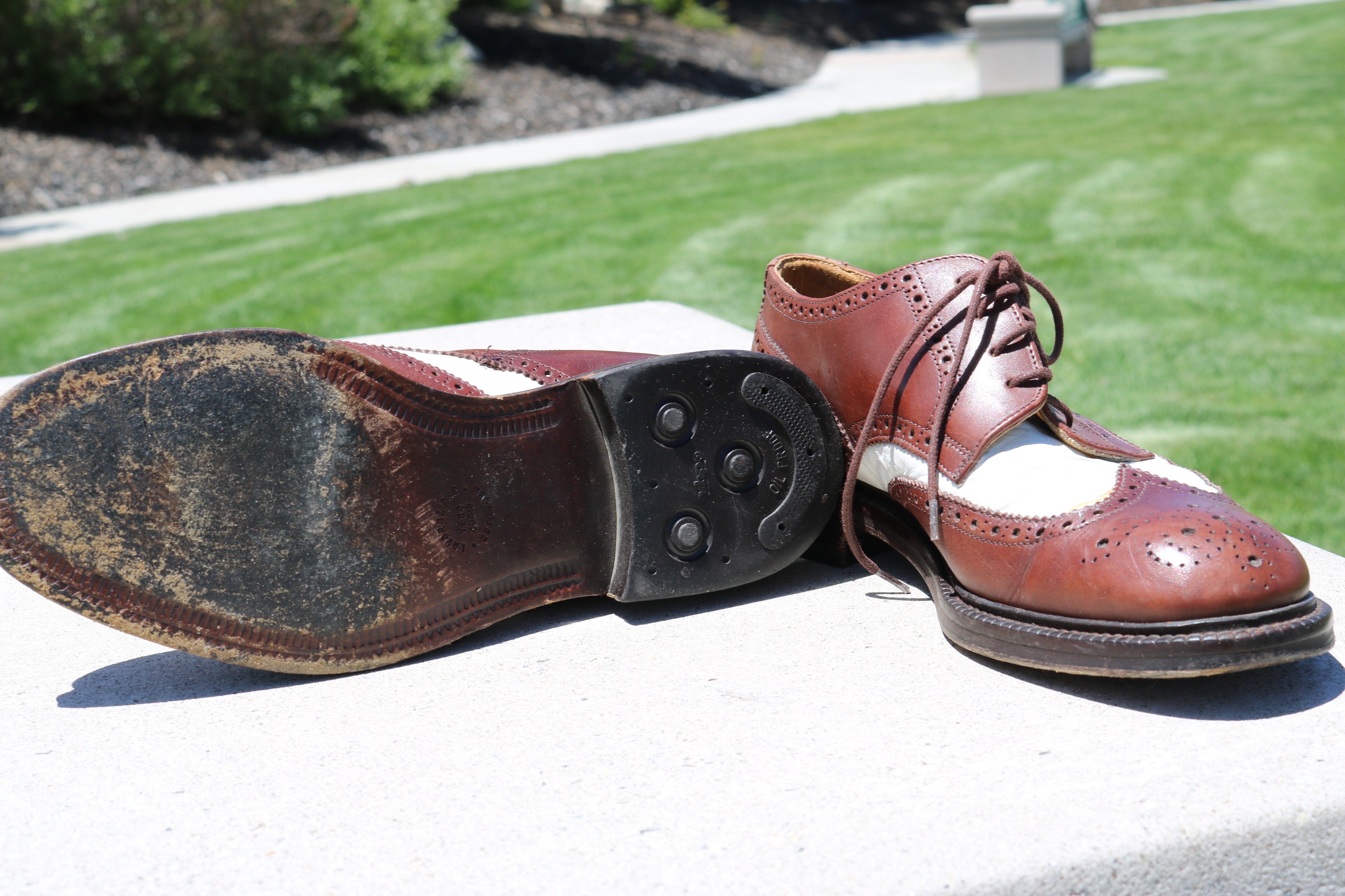 Soho New York Brown White Wingtip Dress Shoes – Made in Italy Leather Sole Men’s Size 9.5