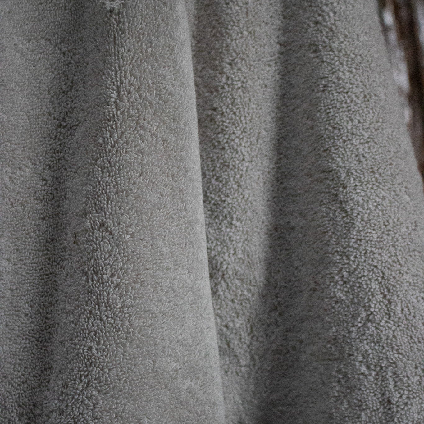 HoteI -100% Cotton Light Gray Bath Towel