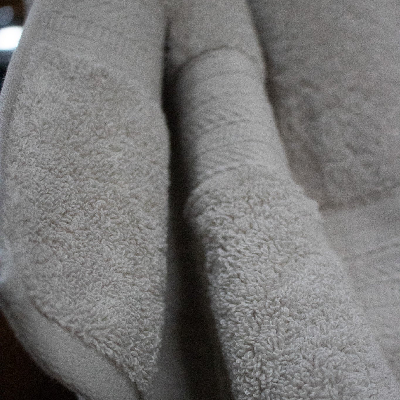 HoteI -100% Cotton Light Gray Bath Towel
