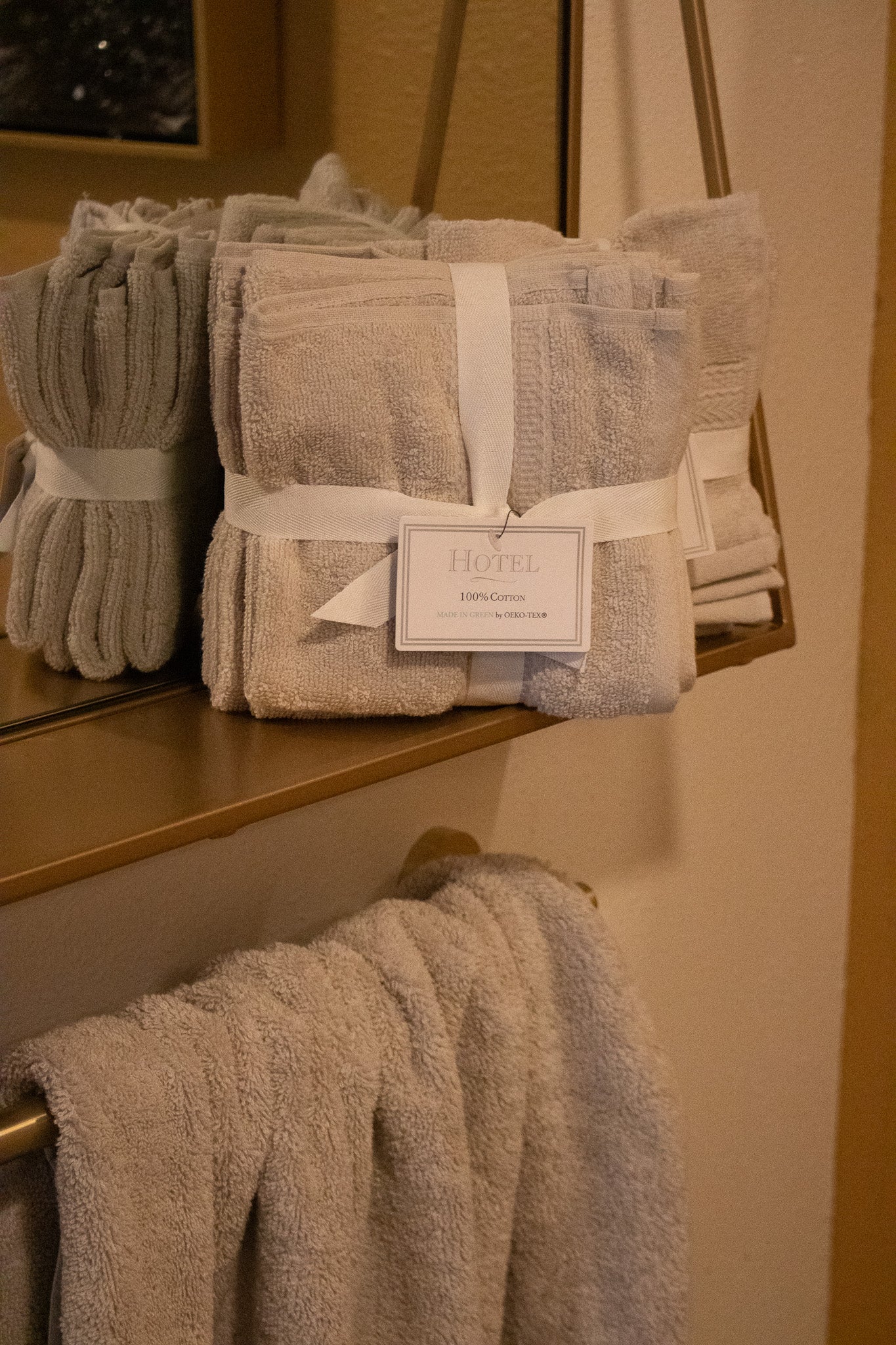 Luxury Hotel Set of 4 Soft 100% Cotton Washcloths in Light Gray