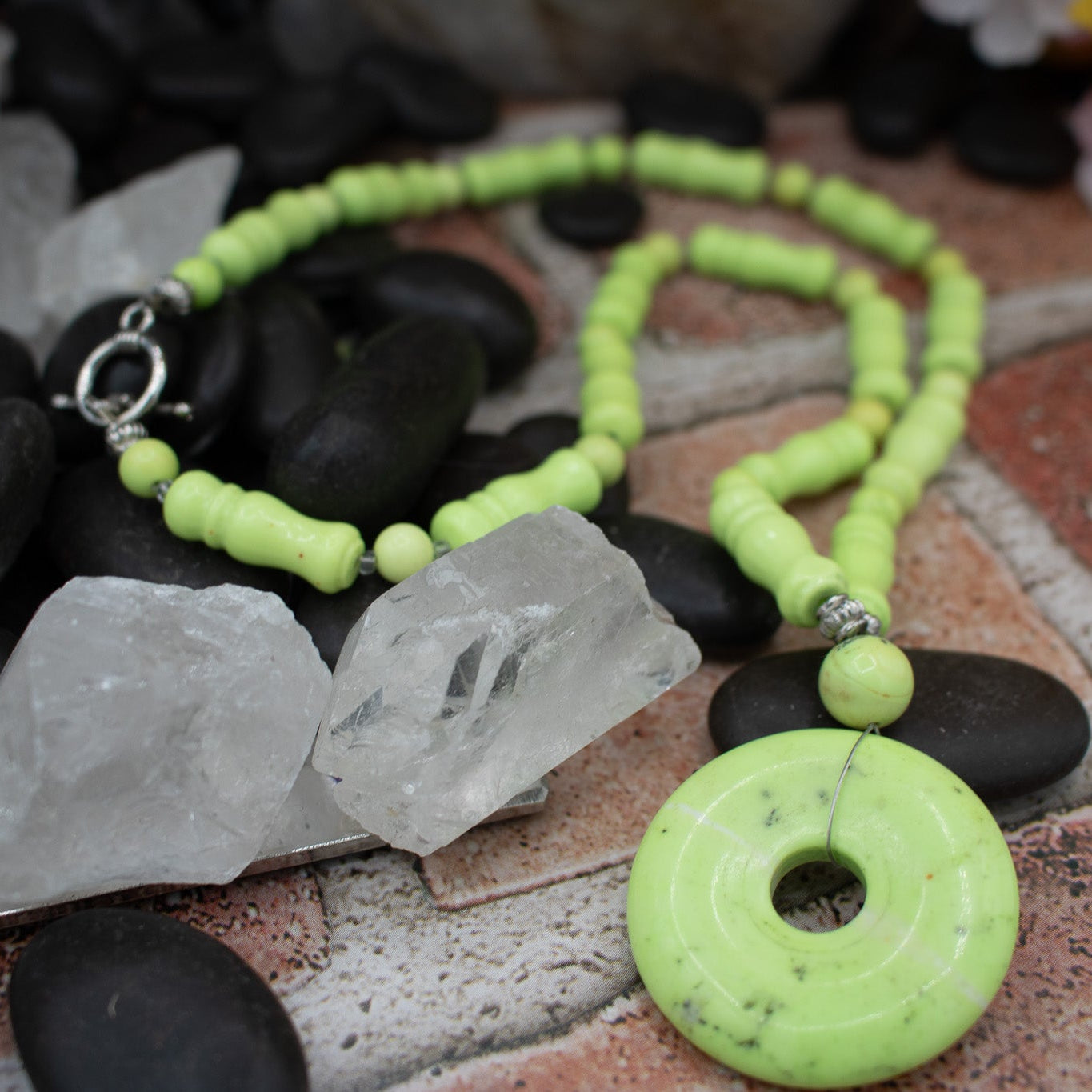 Lime Green Color Citron Magnesite Necklace
