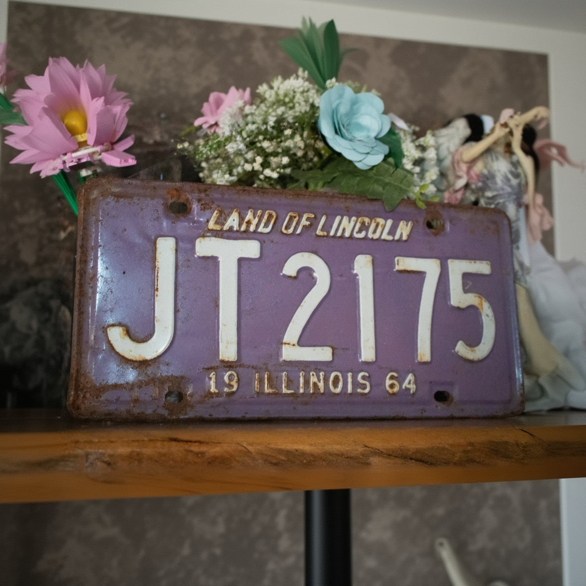 Vintage Land of Lincoln 1964 Illinois License Plate