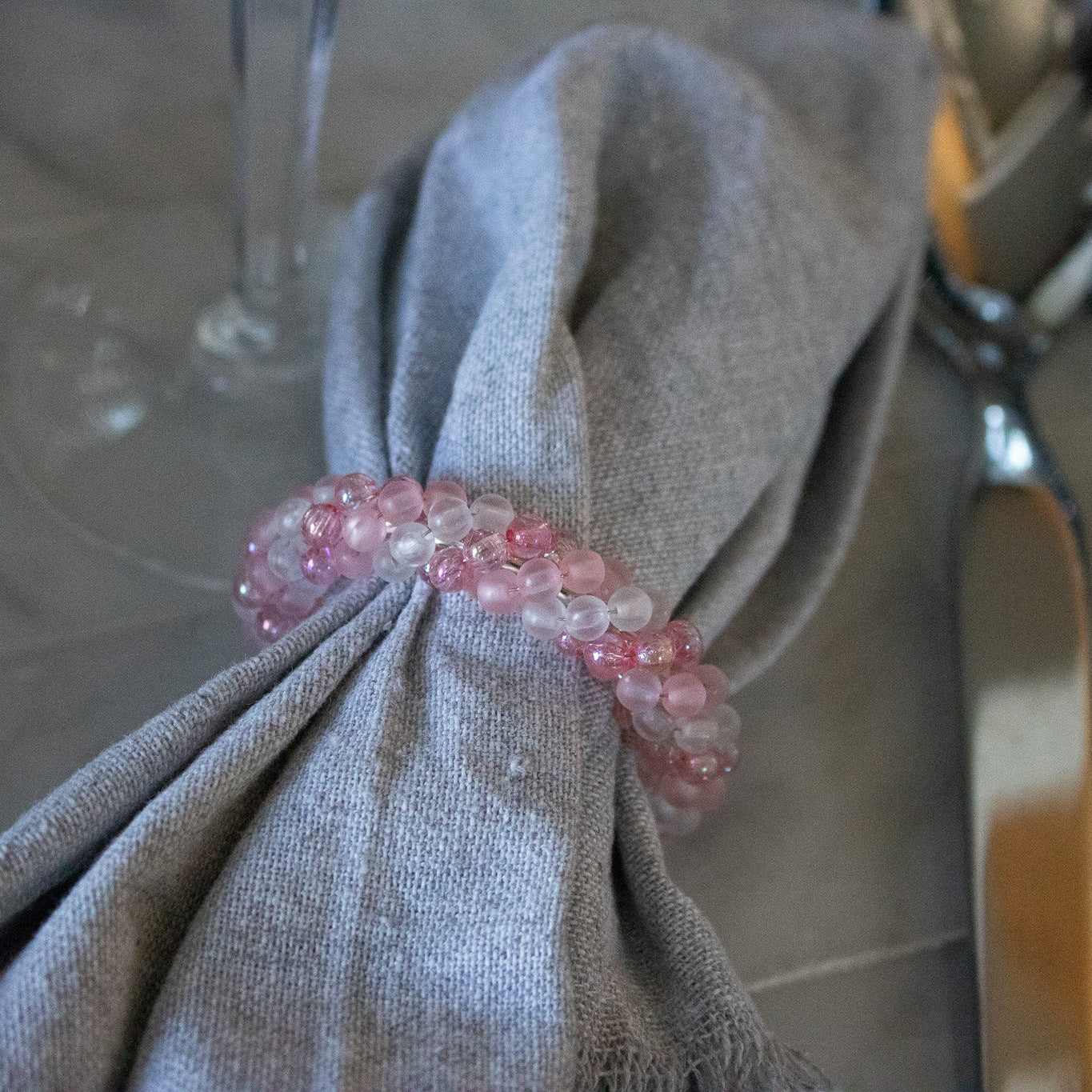 Tahari Home Set of 8 Napkin Rings