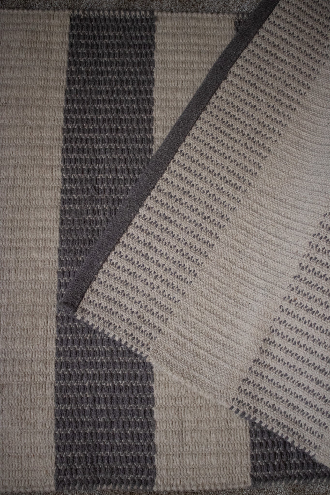 Hand-woven Wool Rug Grey and White colored Stripe Print