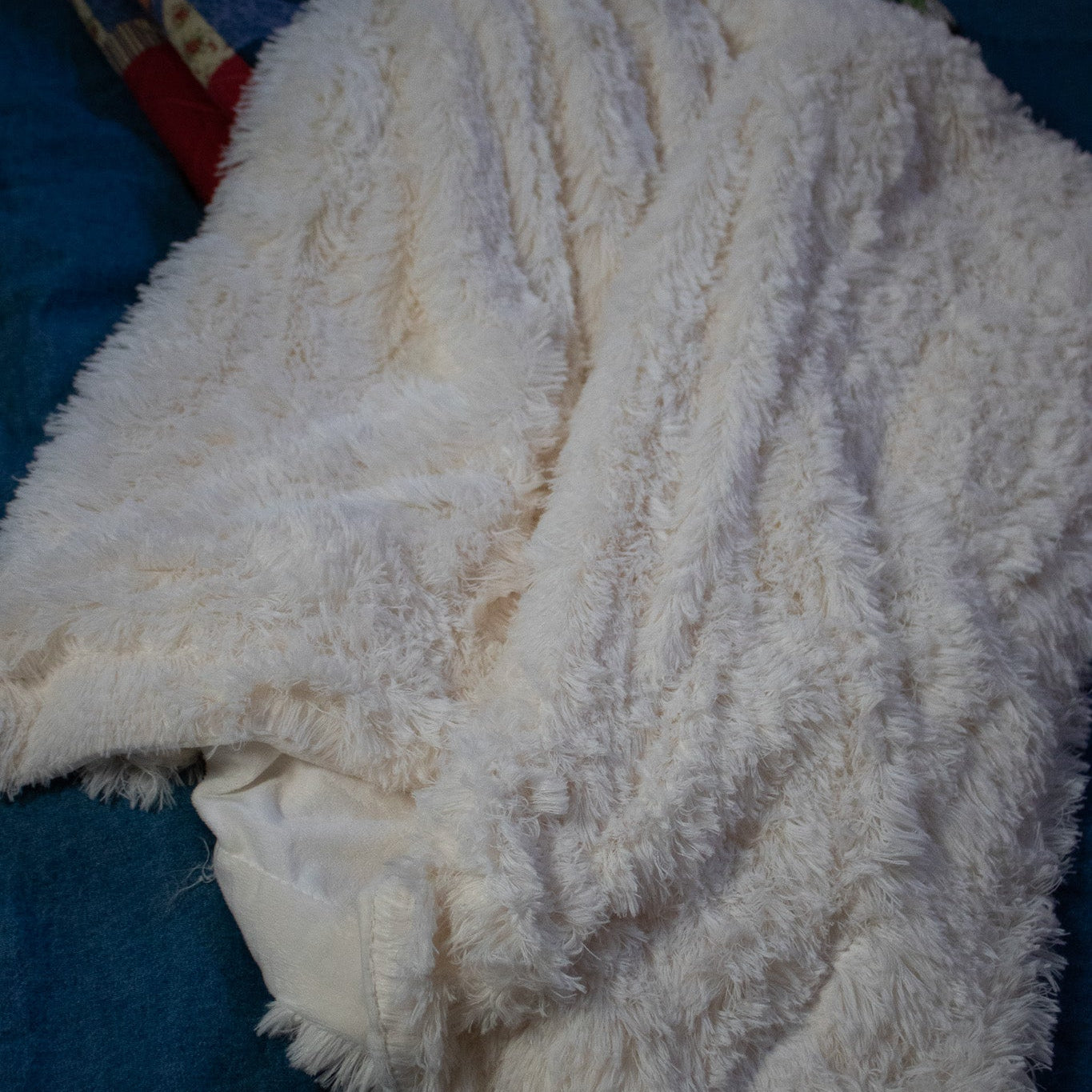 YUSOKI Double Layered Faux Fur Cream White Throw Blanket, 50" x 60"