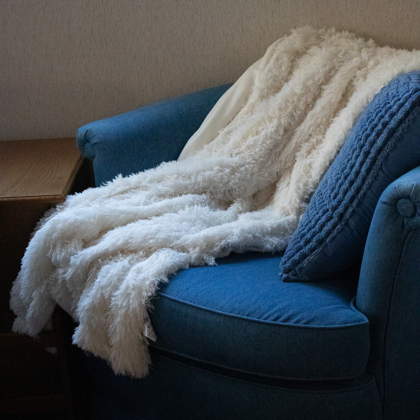 YUSOKI Double Layered Faux Fur Cream White Throw Blanket, 50" x 60"