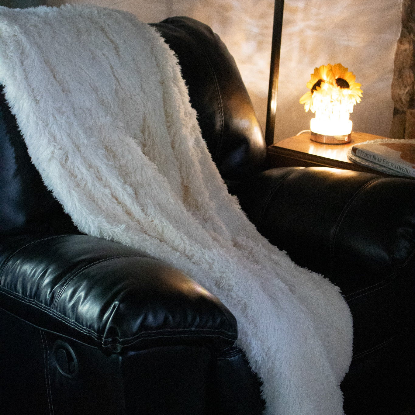 YUSOKI Double Layered Faux Fur Cream White Throw Blanket
