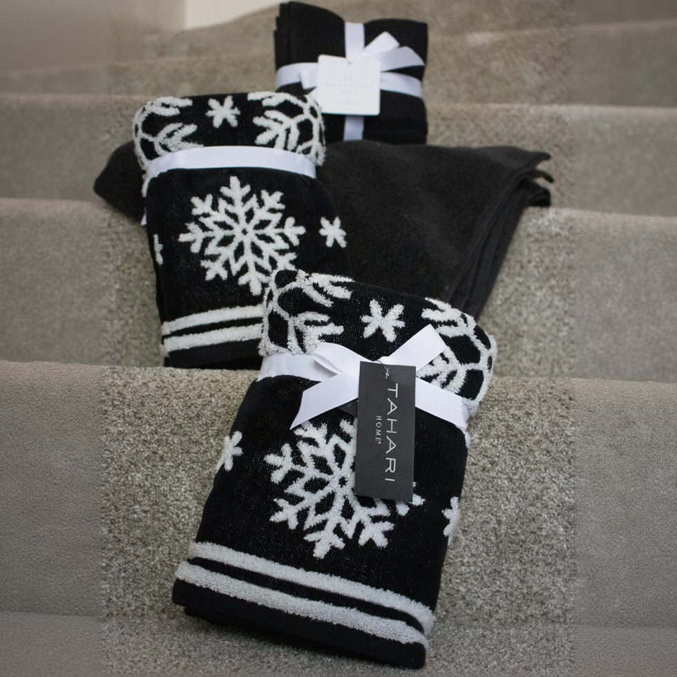Tahari Home Black and White Snowflake Print Hand Towel Set