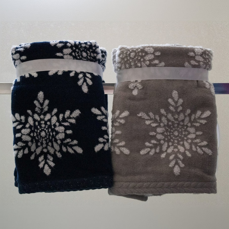 Caro Home Set of 2 Hand Towels in Navy Blue with Snowflake Design