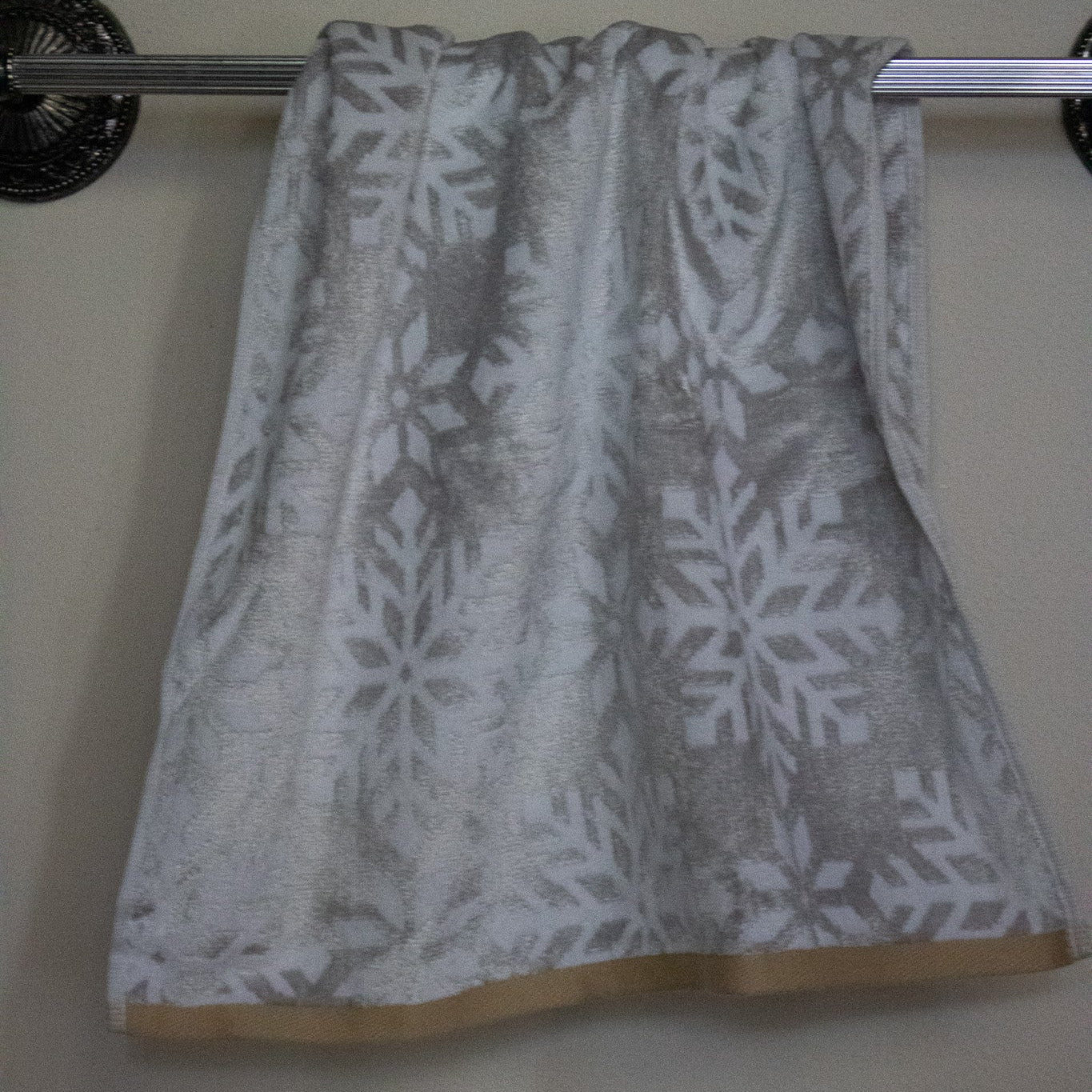 Winter Dreams Elegant Set of 2 Silver Hand Towels with Snowflakes