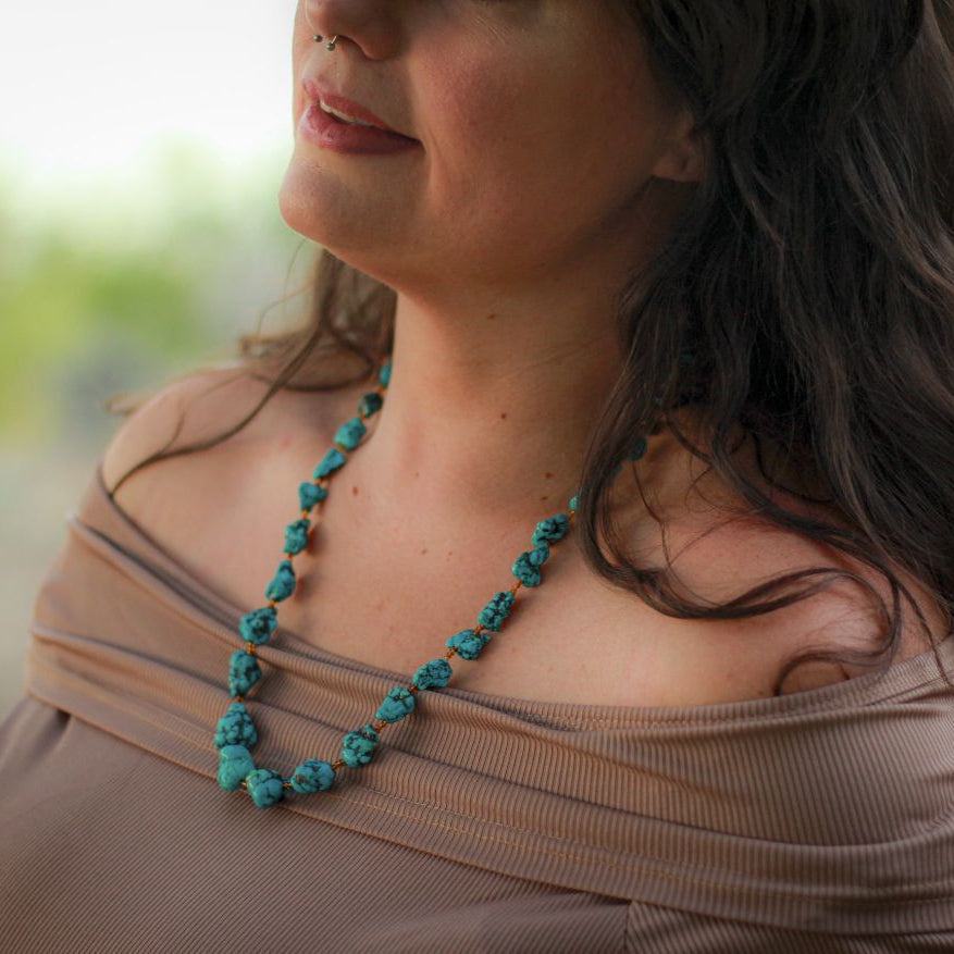 Navajo Turquoise Nugget Beaded Necklace 16" Long