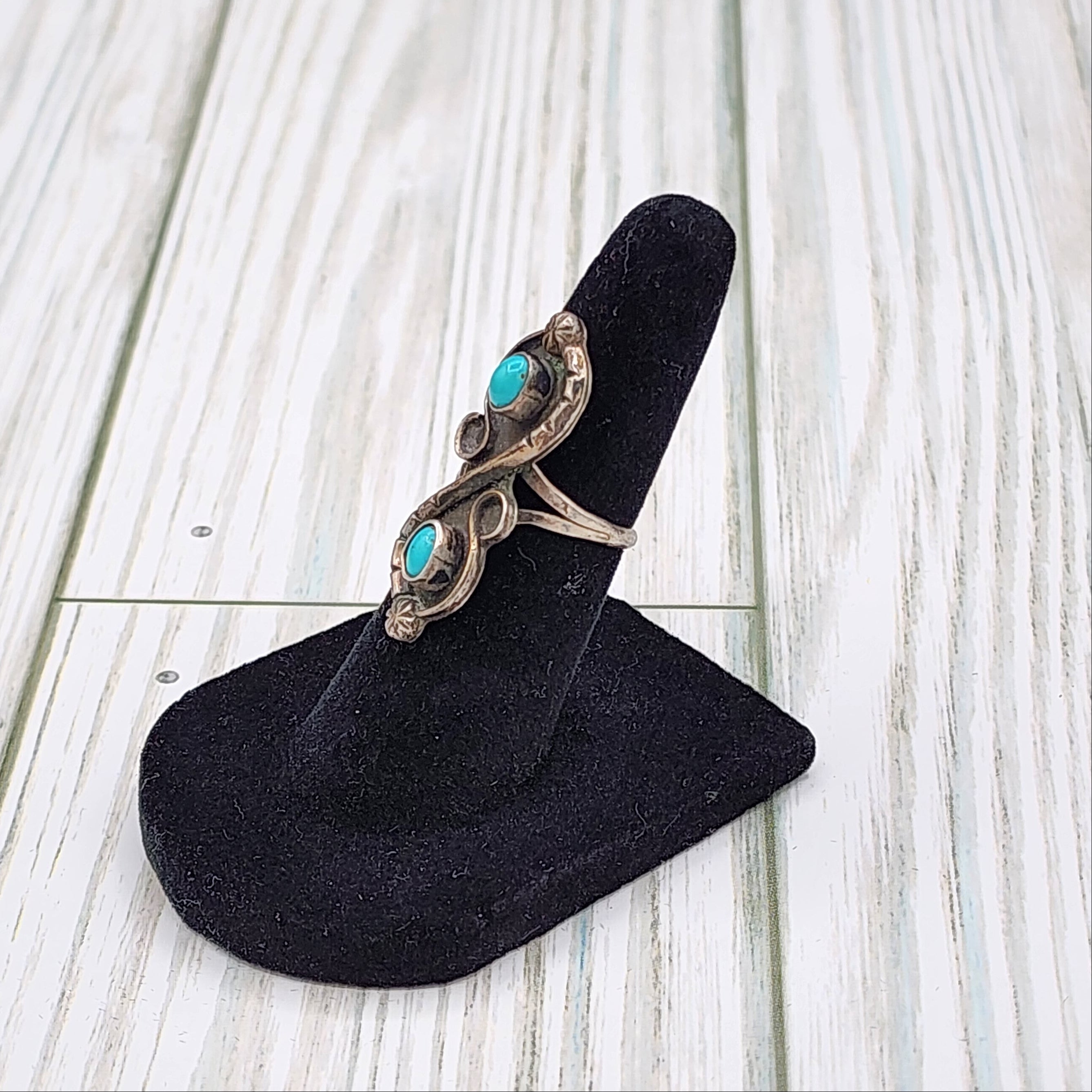 Vintage Fox Turquoise Inlaid Gemstone Sterling Silver Band Ring Size 4