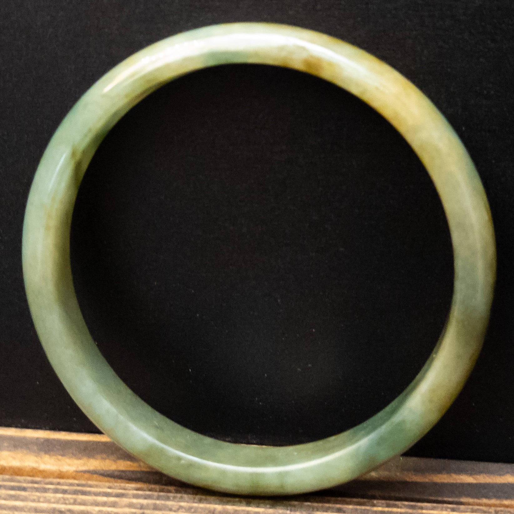 Stunning Natural Jade Bangle Bracelet Size 7