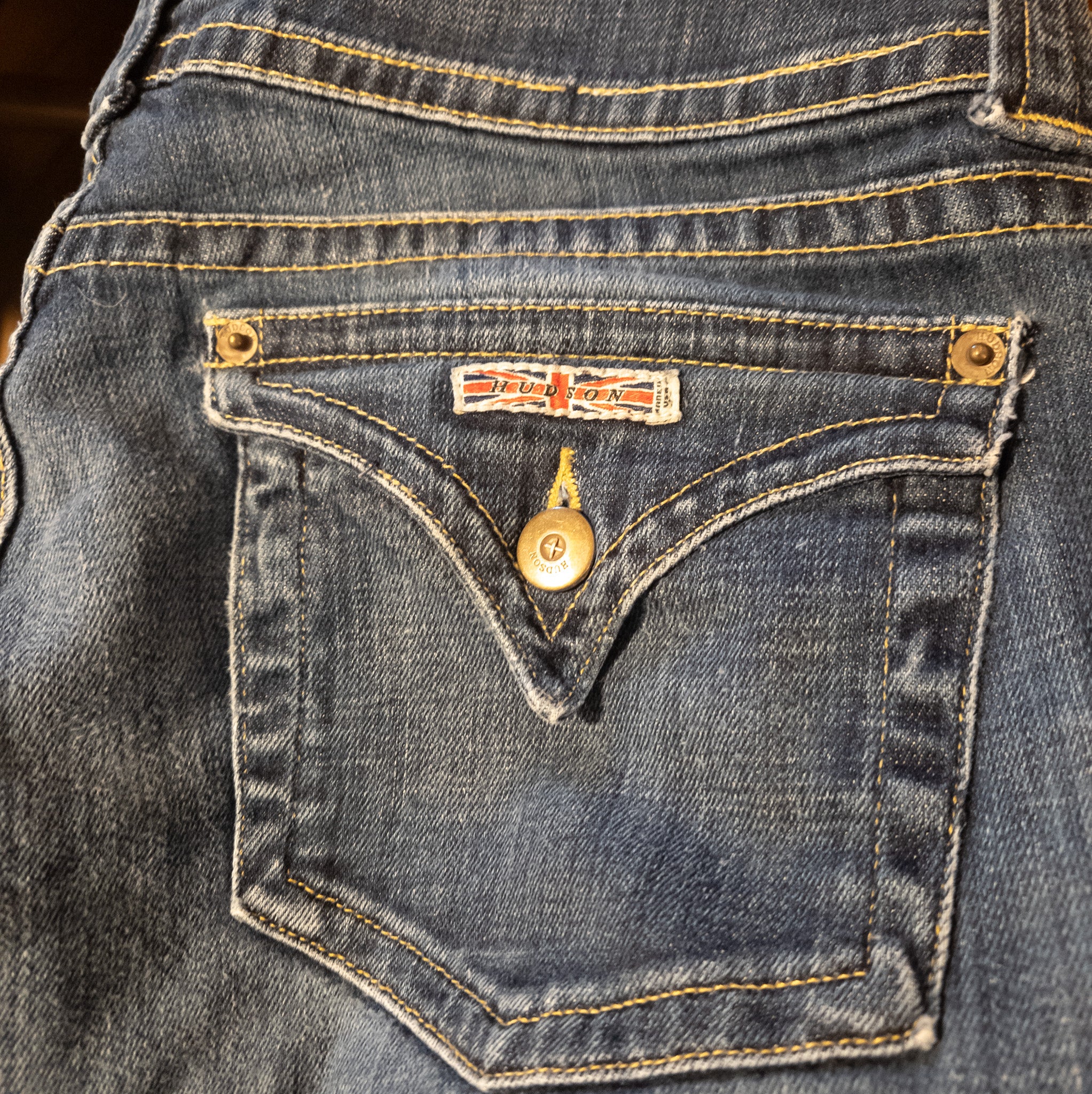 Hudson Beth Mid-Rise Bootcut Petite Jean Size 31
