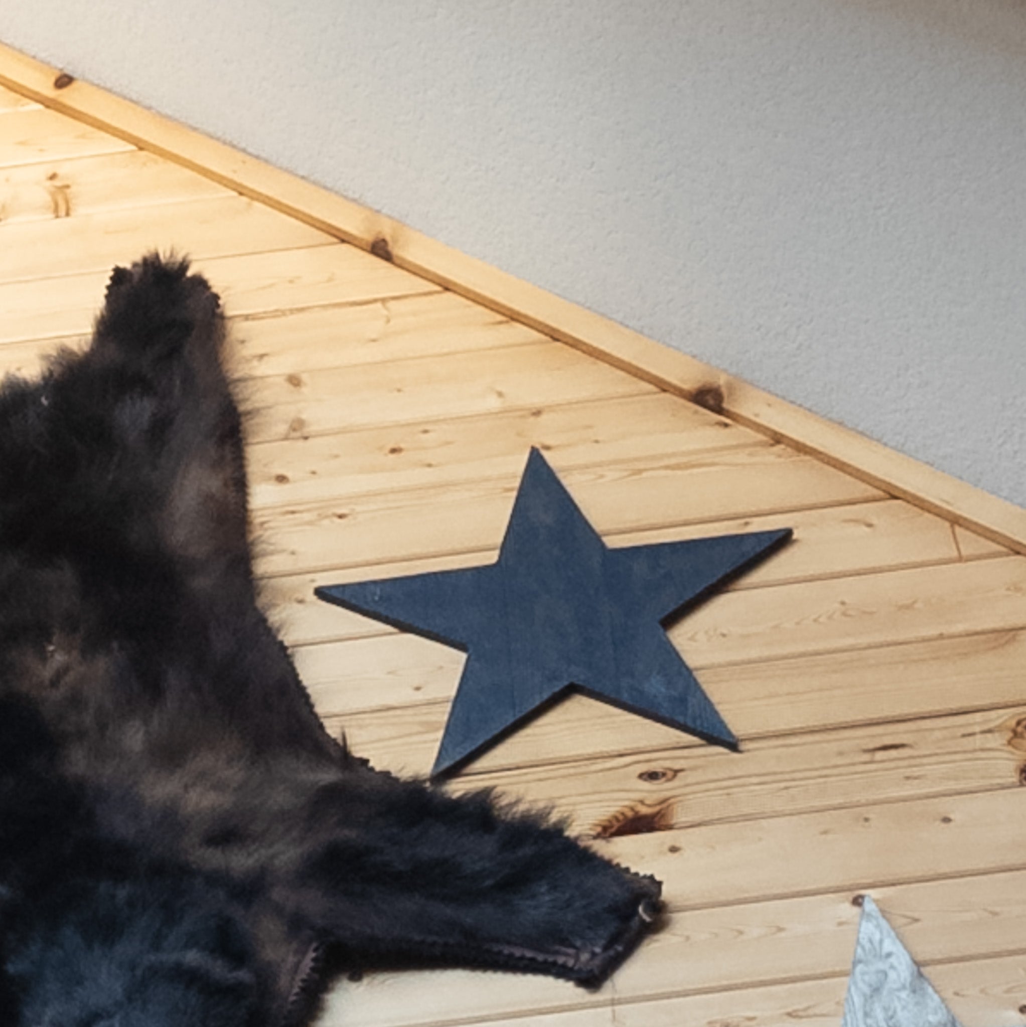 Rustic Barn Style Five-Point Wooden Washed Star Wall Hanging Decor