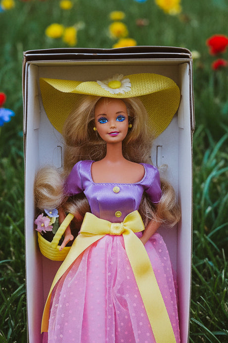 1995/1996 Avon Exclusive Spring Blossom Barbie