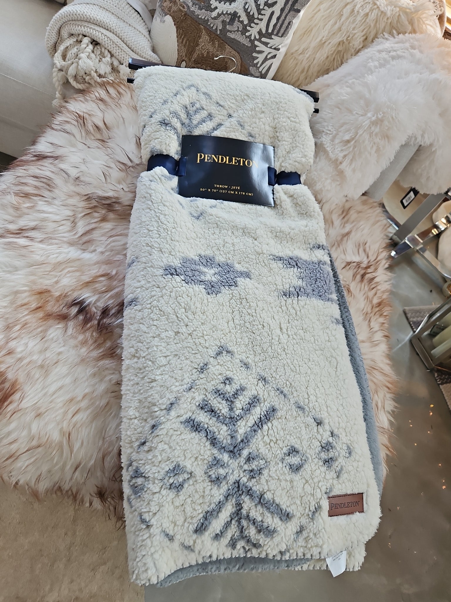 Pendleton 50" x 70" Sherpa Throw Blanket Gray & Ivory Southwestern