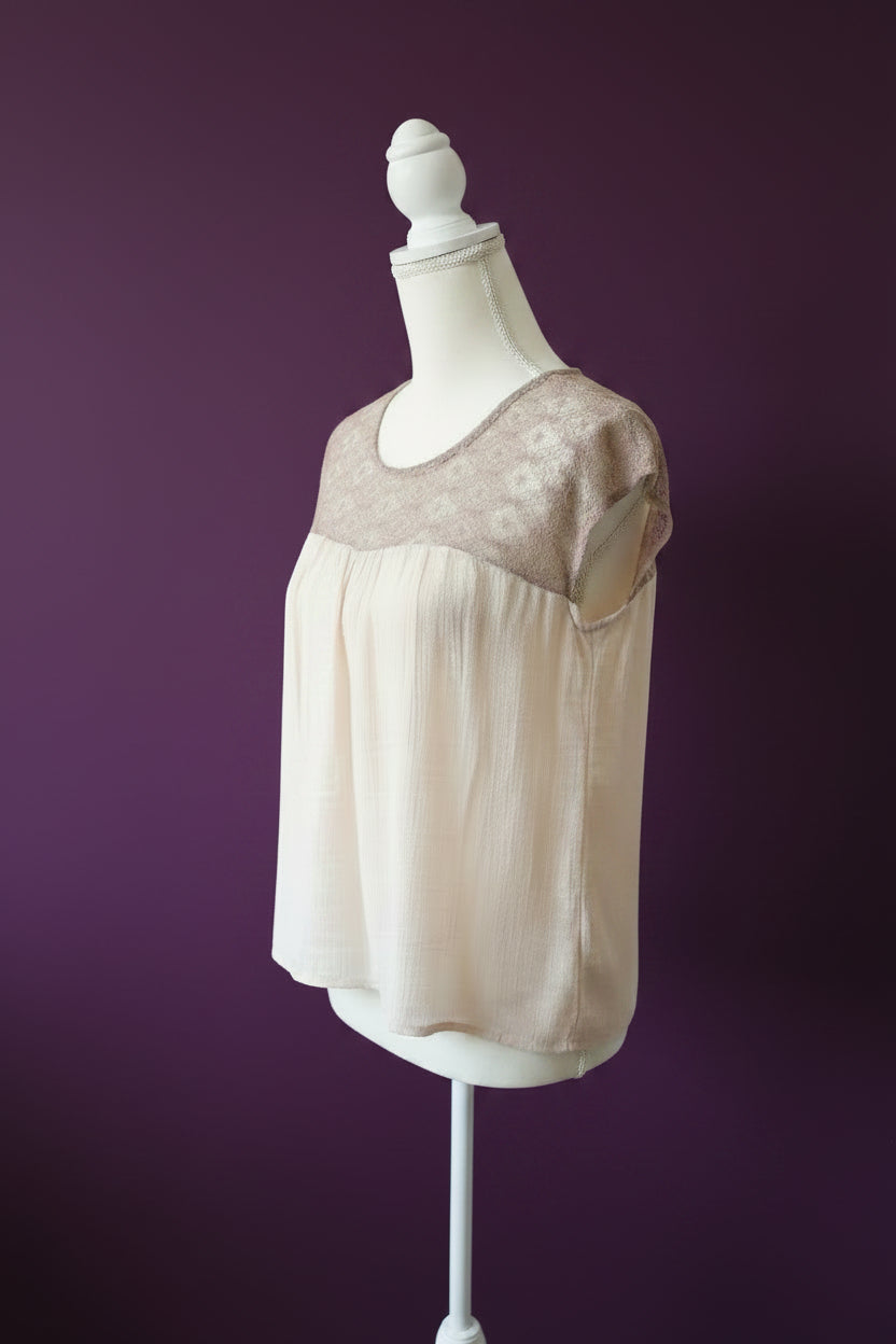 Chloe Kay Small Two-Tone Lace Top – Semi-Sheer Design SIZE SMALL